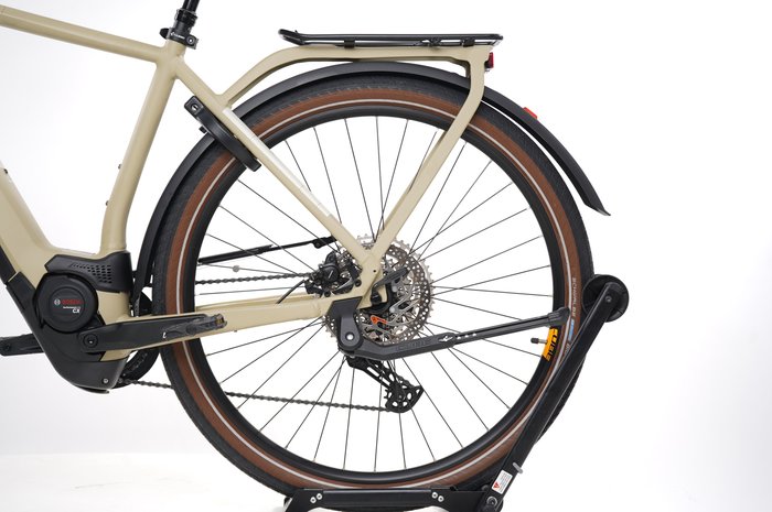 Cube Kathmandu Hybrid Pro 625