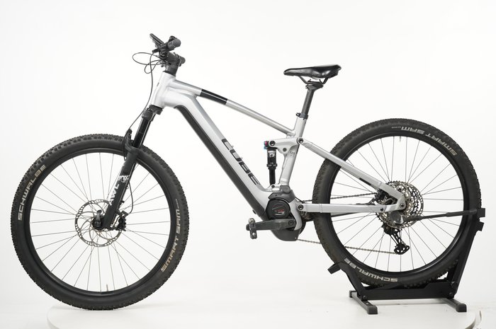 CUBE Stereo Hybrid 120 Race 750