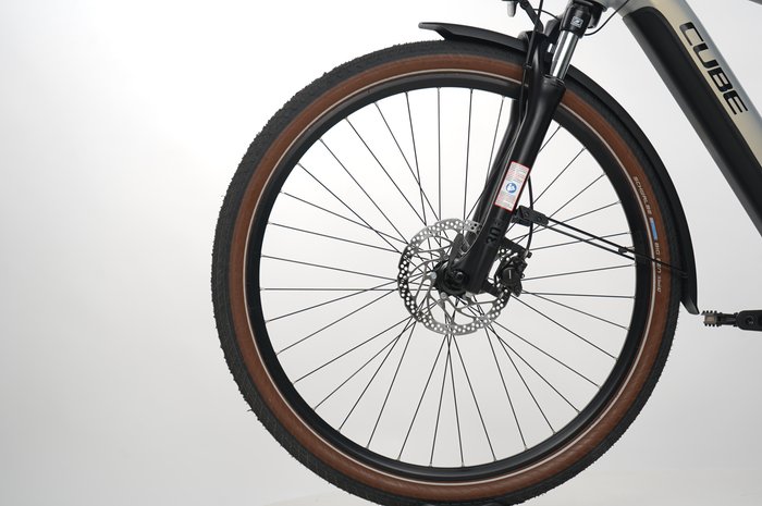 Cube Touring Hybrid Pro 625