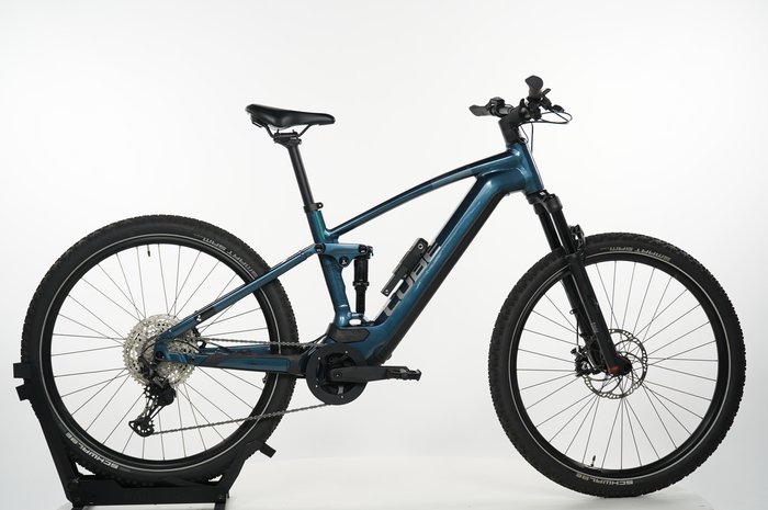 CUBE Stereo Hybrid 120 Race 750