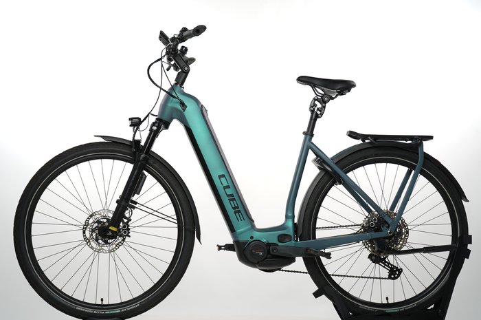 CUBE Kathmandu Hybrid 45 750