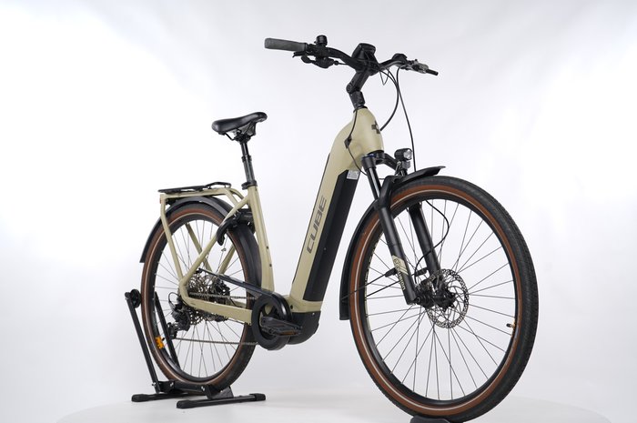 Cube Kathmandu Hybrid Pro 625 Easy Entry