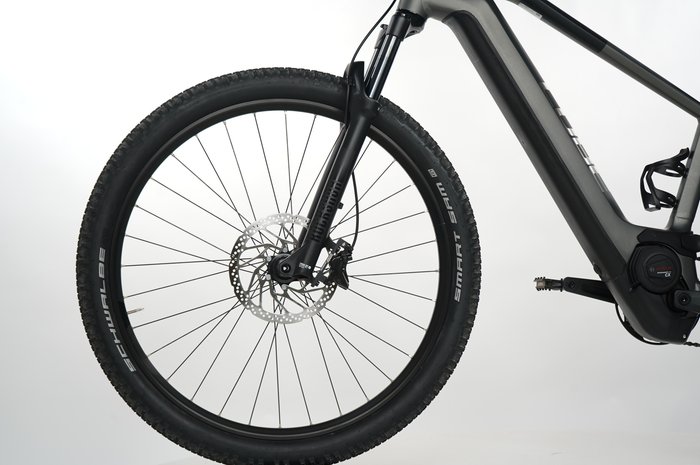 CUBE Reaction Hybrid Race 750