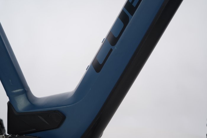 Cube Reaction Hybrid SLT 750