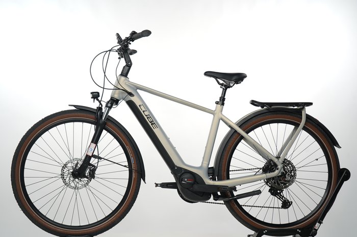 Cube Touring Hybrid Pro 625