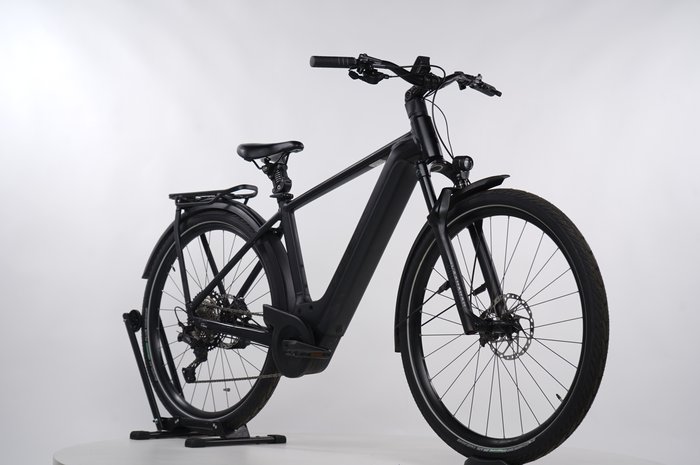 Cube Kathmandu Hybrid SLT 750