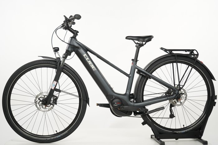 CUBE Touring Hybrid ONE 625