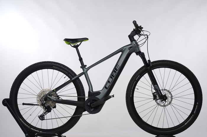 Cube Reaction Hybrid Pro