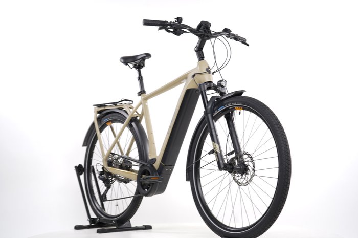 Cube Kathmandu Hybrid Pro 625
