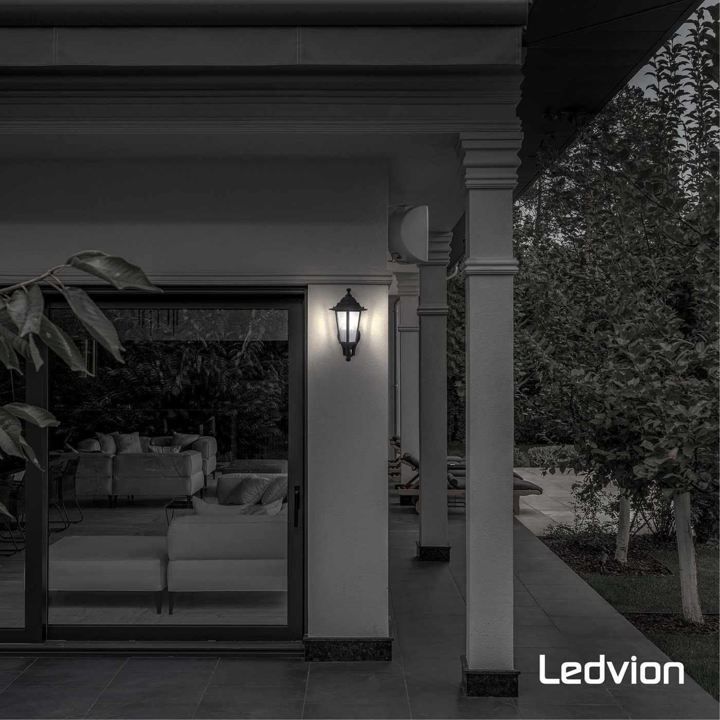 LED Outdoor Wall Light with PIR Sensor - E27 - Waterproof - Black - Lantern - Vintage - Dimmable