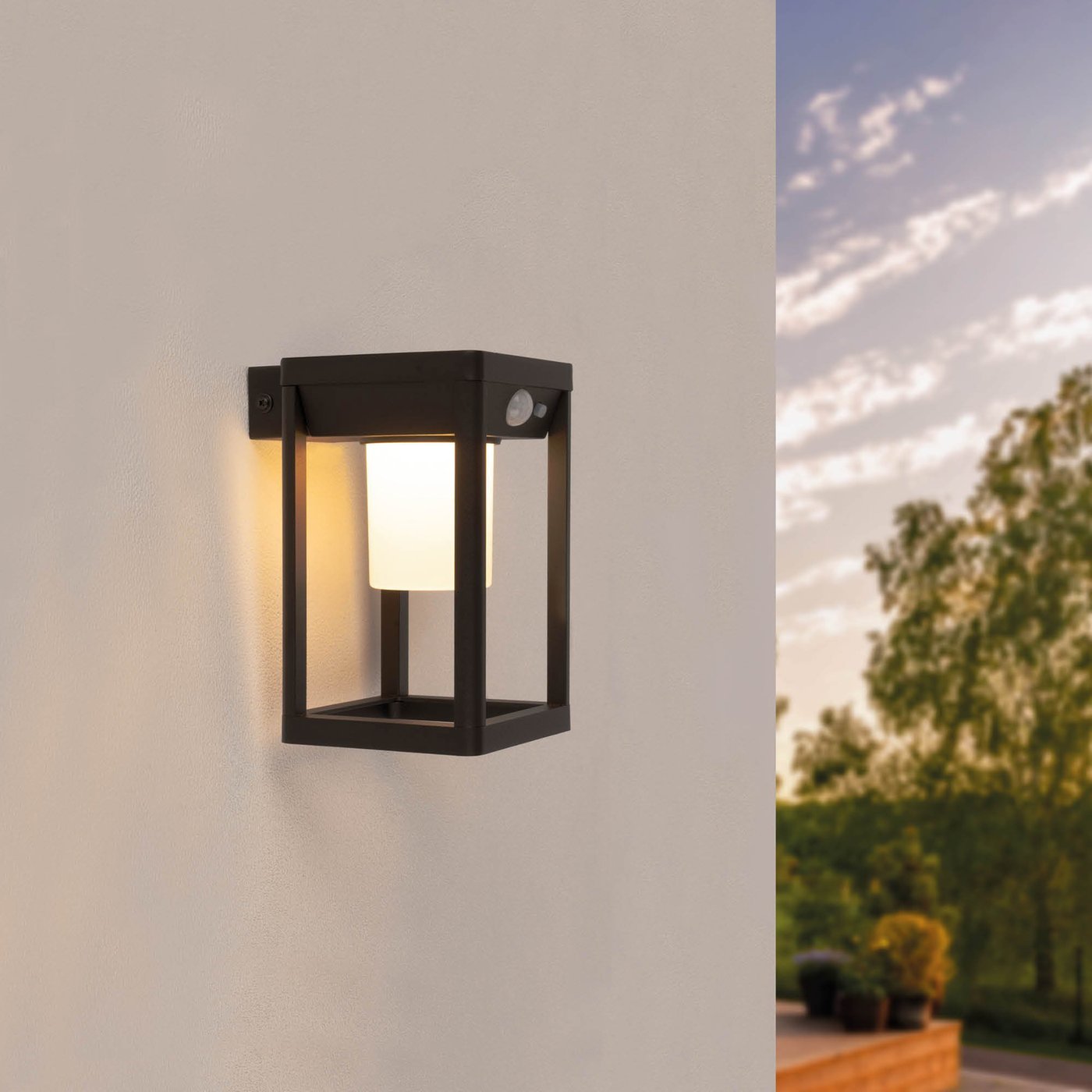 LED Solar Wandleuchte mit Sensor - Schwarz - IP44
