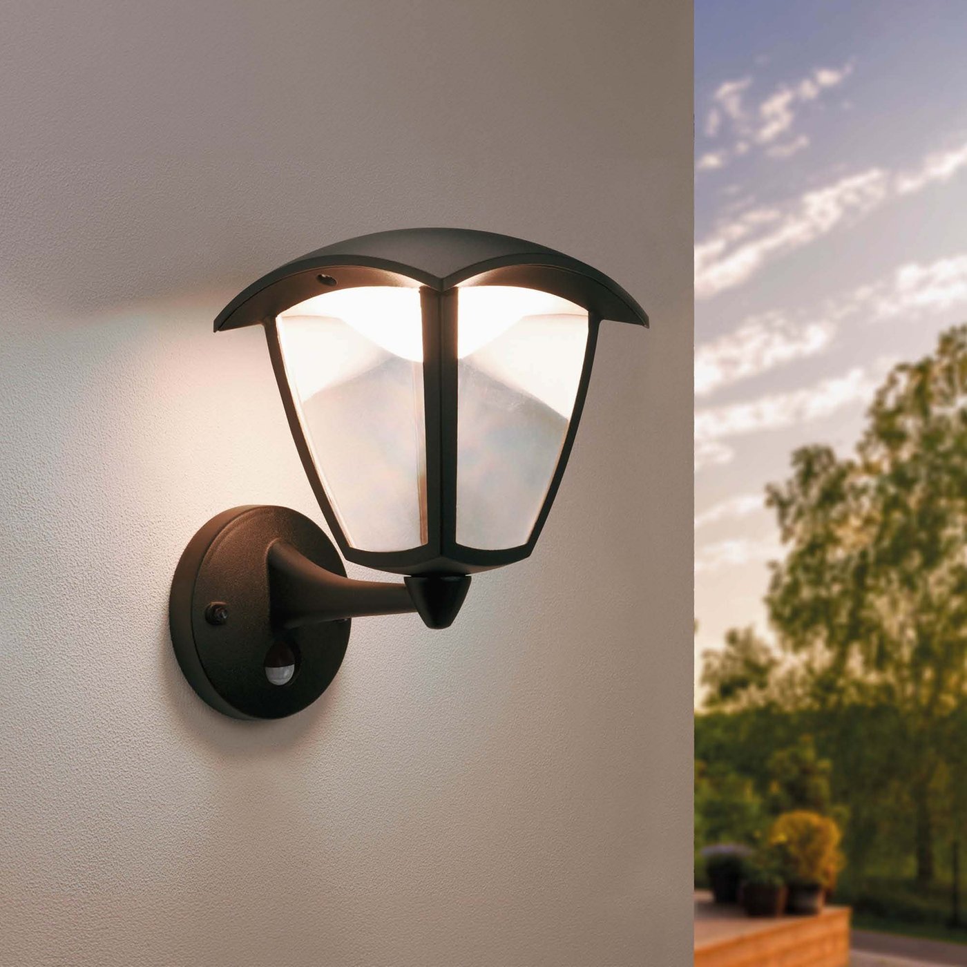 LED Outdoor Wall Light with PIR Sensor - 10W - 3000K - Warm White - Waterproof - Black