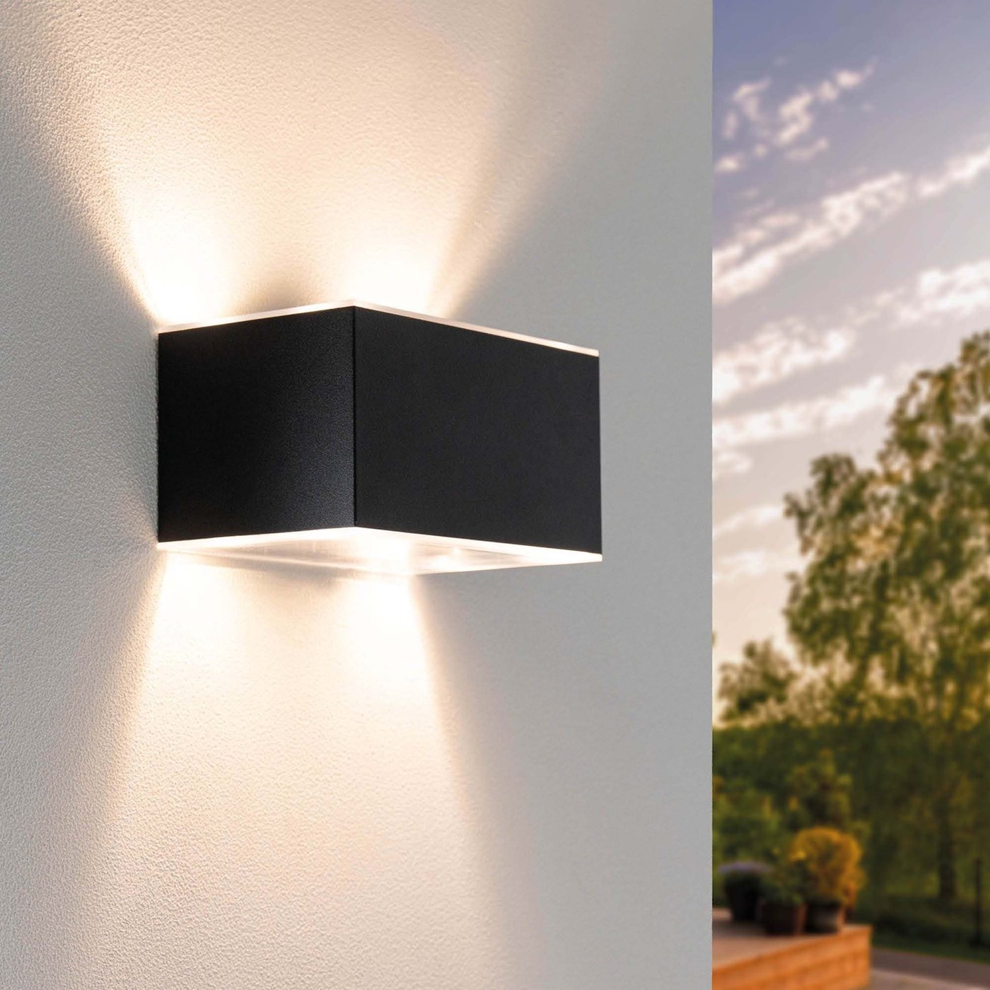 Solar Wandlamp - Tweezijdig - 3000K - IP44 - Zwart