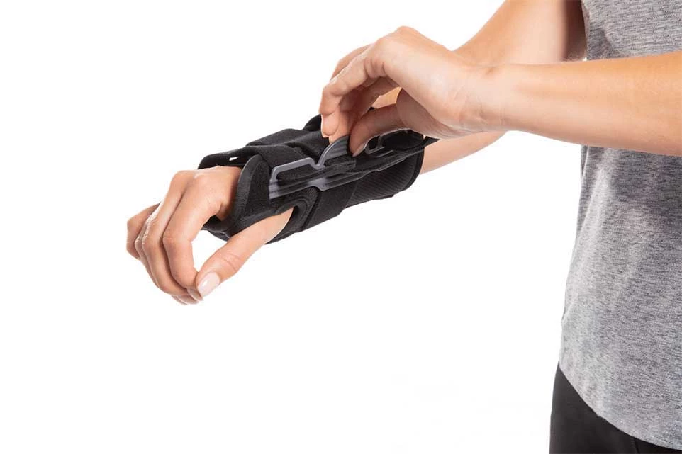 BraceID Polsband Wrist Embrace (rechts)