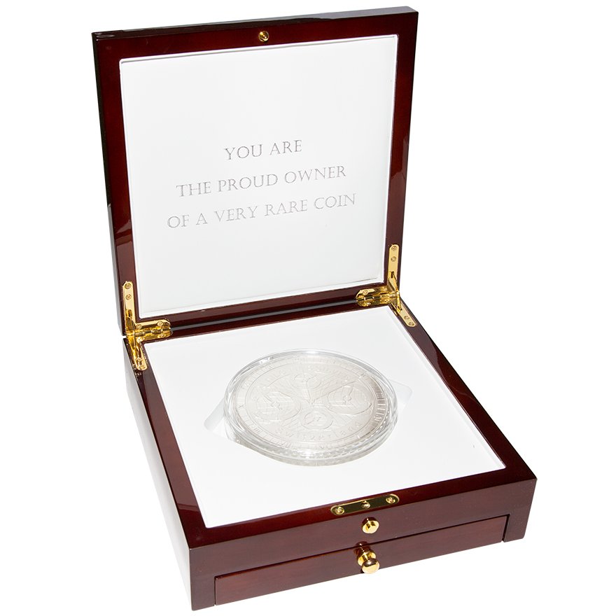 Argor Heraeus 1 kg Silver Medal Watch in the original coin case