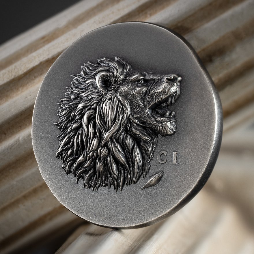 Side view of the silver lion 1 oz Antik Finish - High Relief 2025