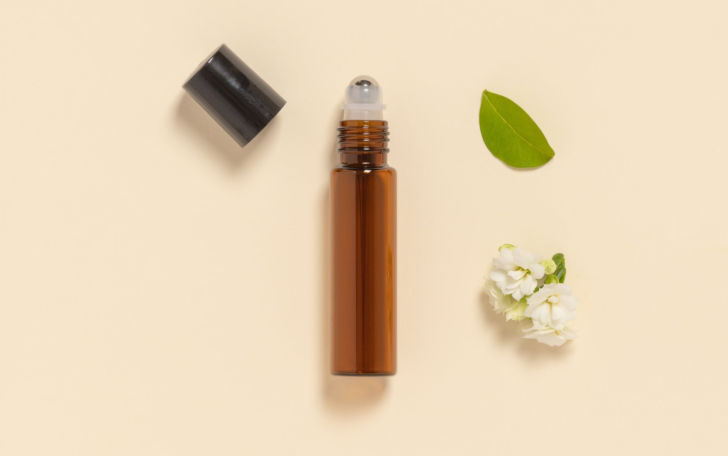Flacon roll-on 15 ml en verre ambré et bille acier