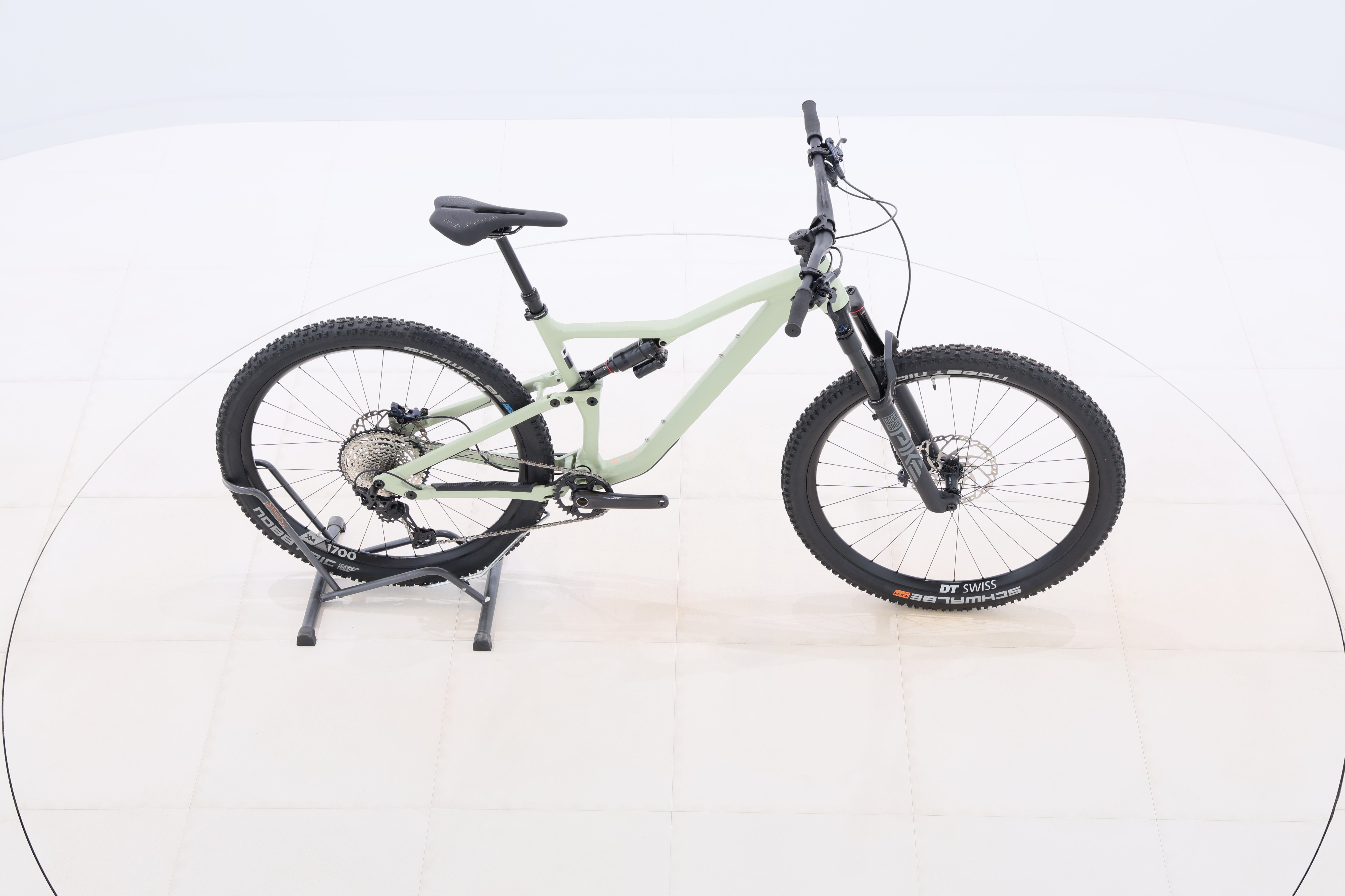 c8a403f8-8dd0-4708-8df2-1a3b70e31b51