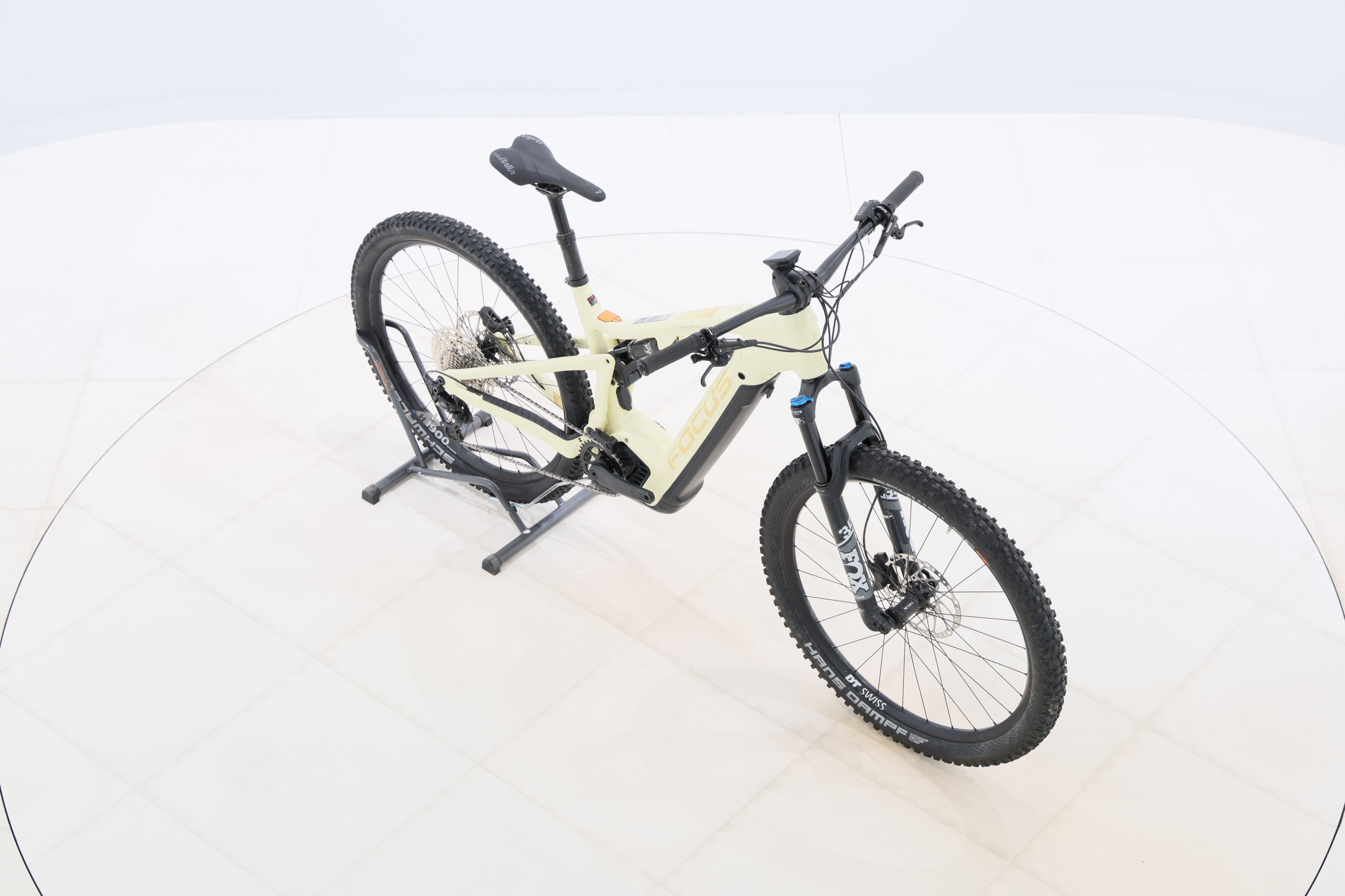 0bade418-950a-4d0e-8851-6c4460c5817e