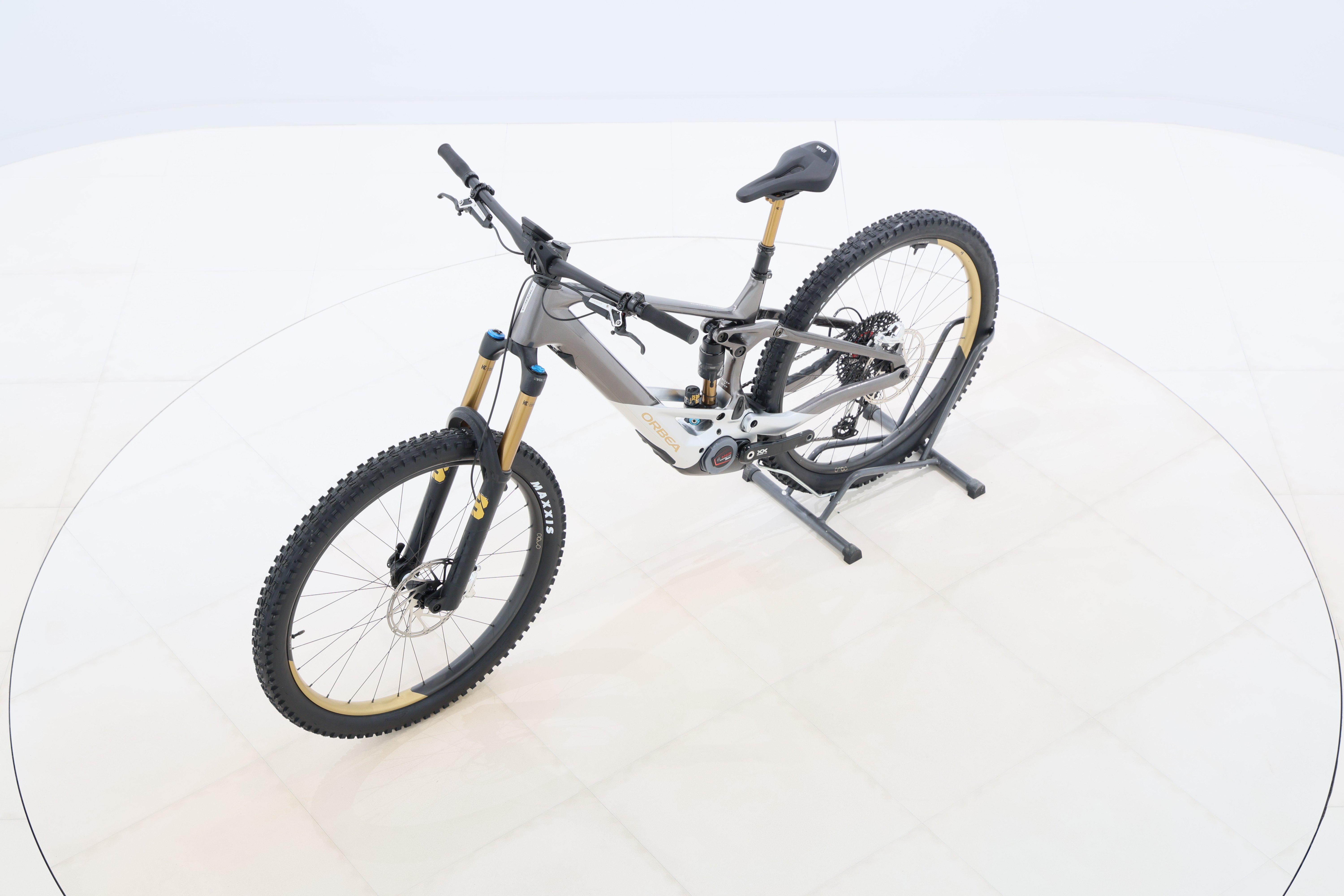 3fdd685f-f145-43ef-ad9a-01a57fcde369