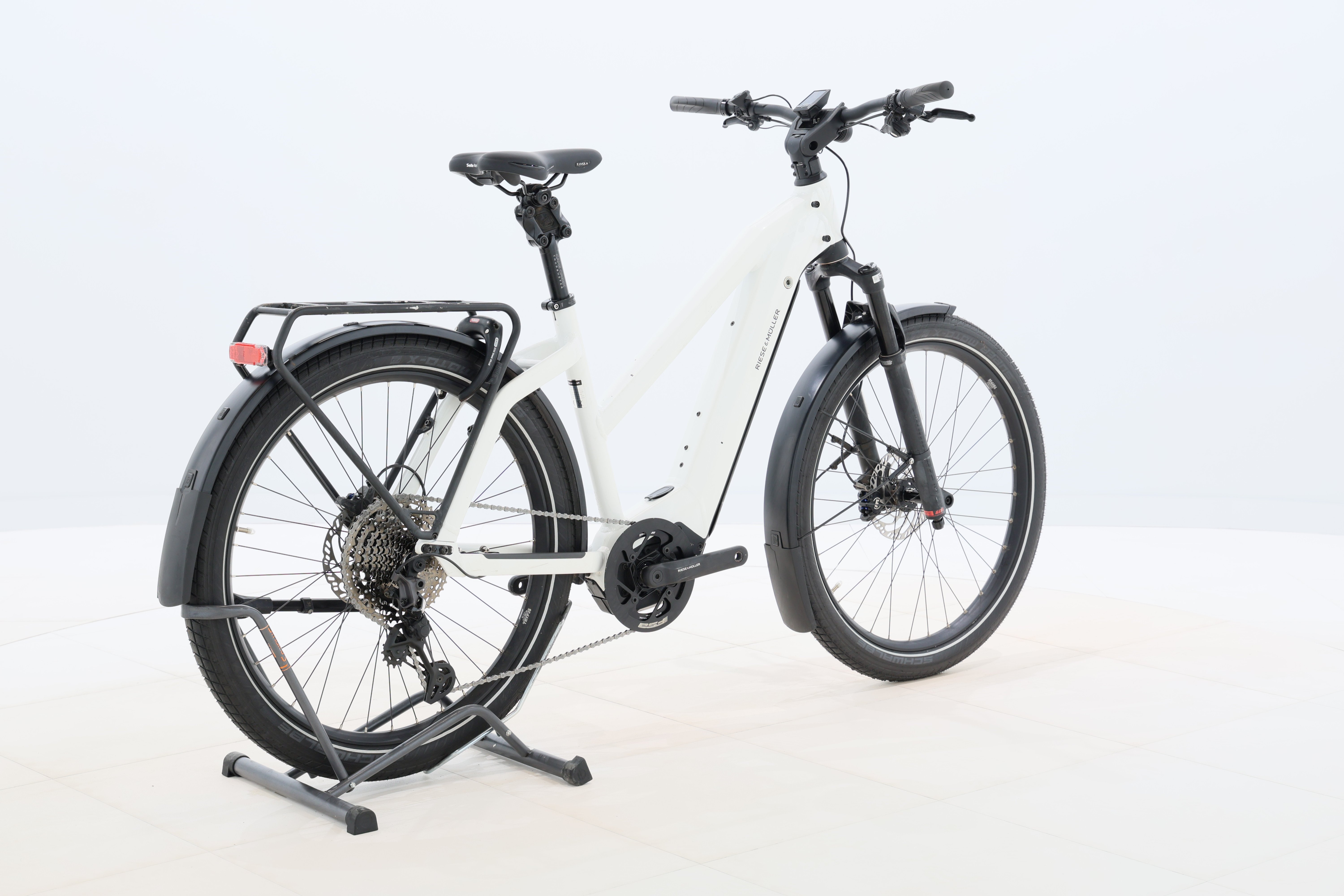 99c8a932-0605-4d9d-975d-c21ea0871597