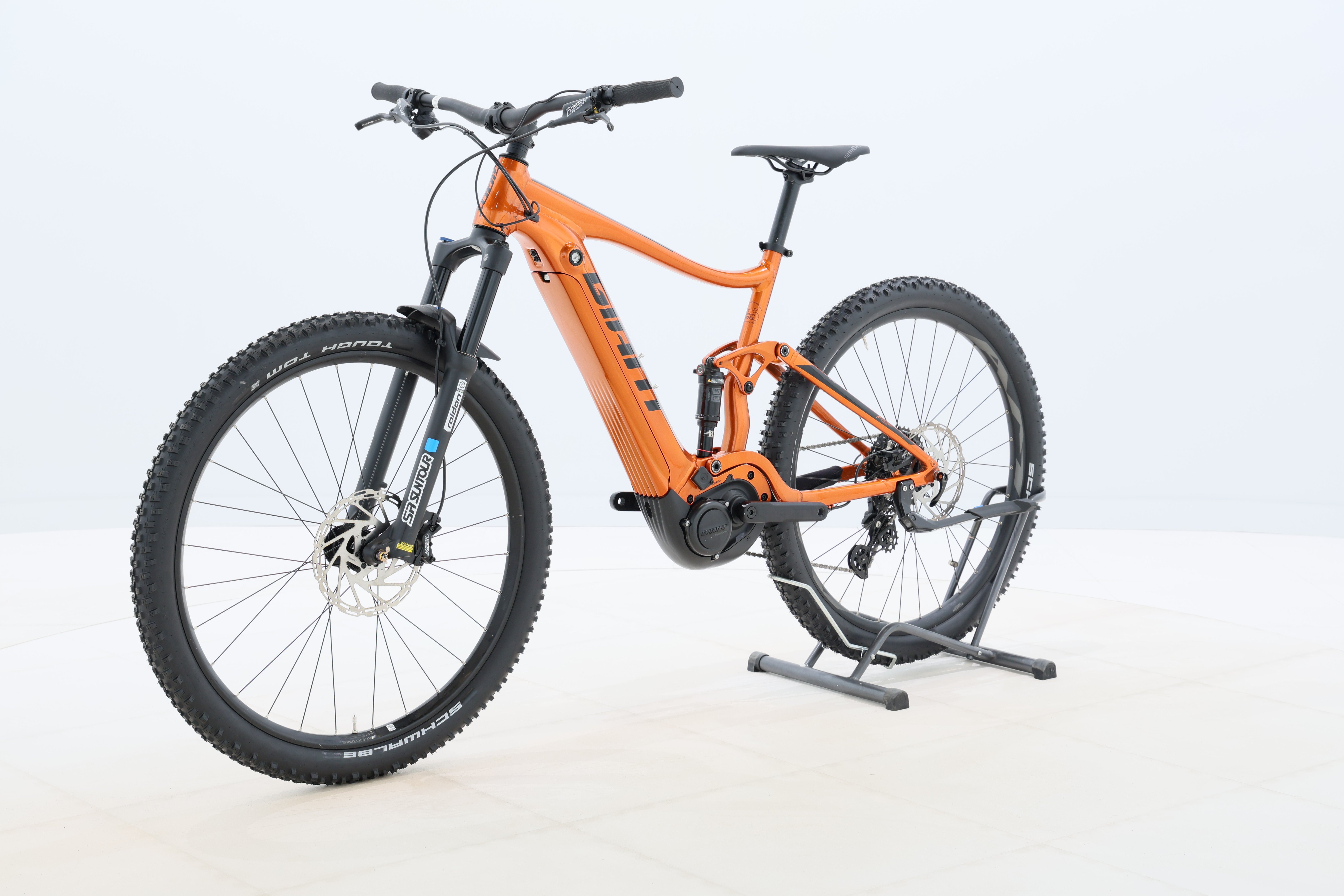 09f100d4-6d92-441e-8538-cc52c1e0d8e5