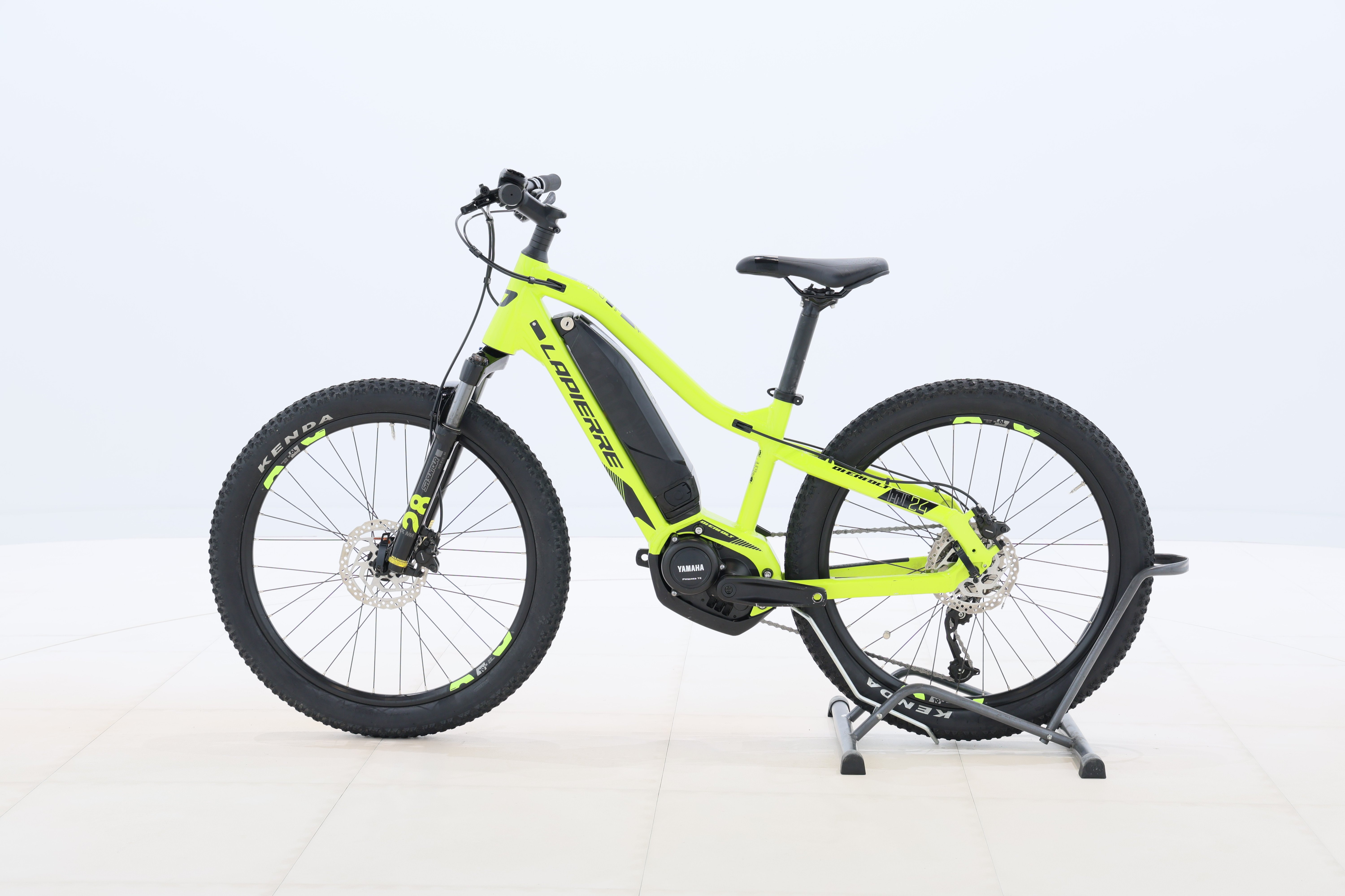 f550f6fc-6d0d-418d-bddf-8c7150c7f27c