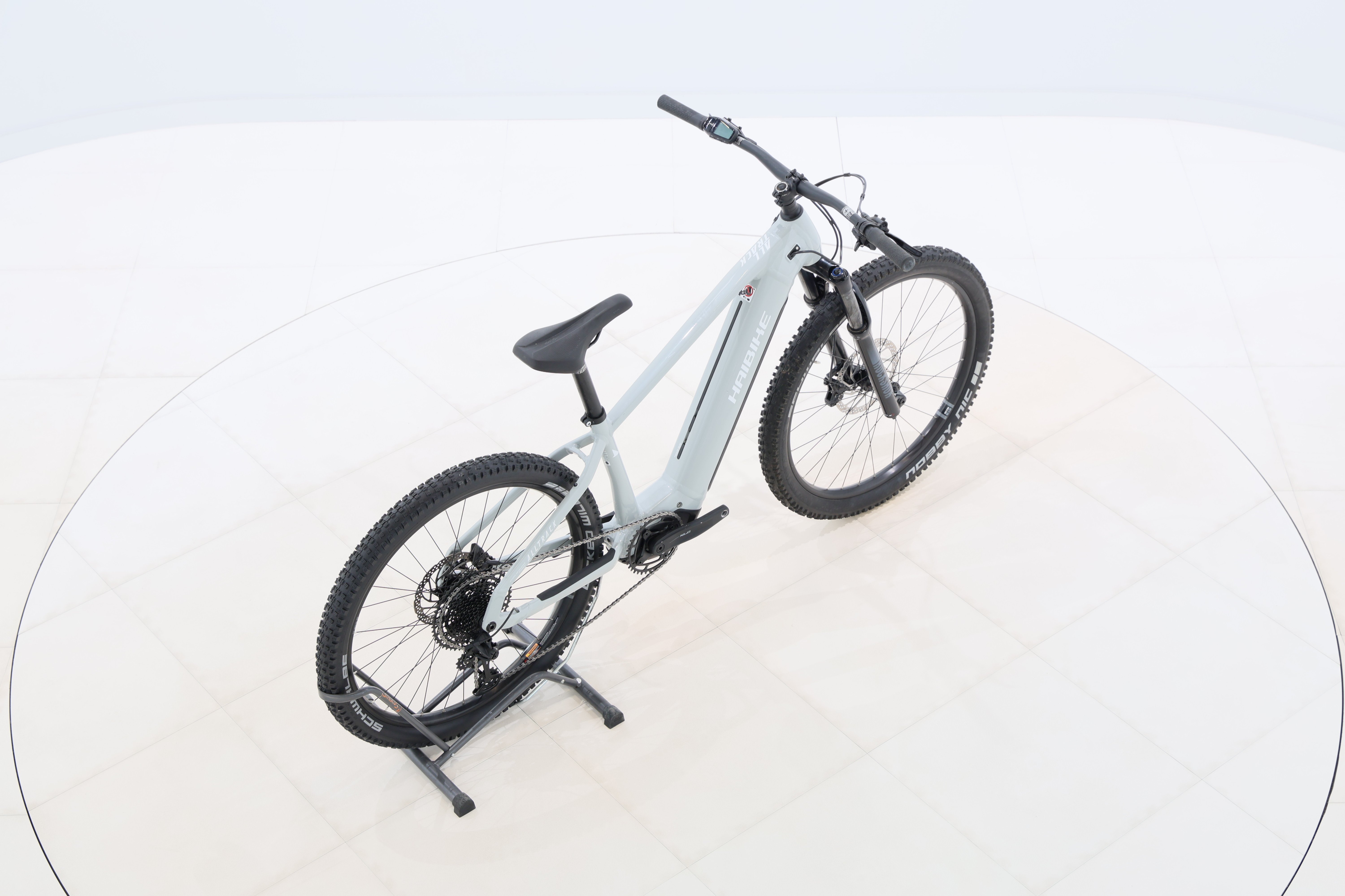 aff0d5a2-5e7c-4834-abf5-7a468142f14d