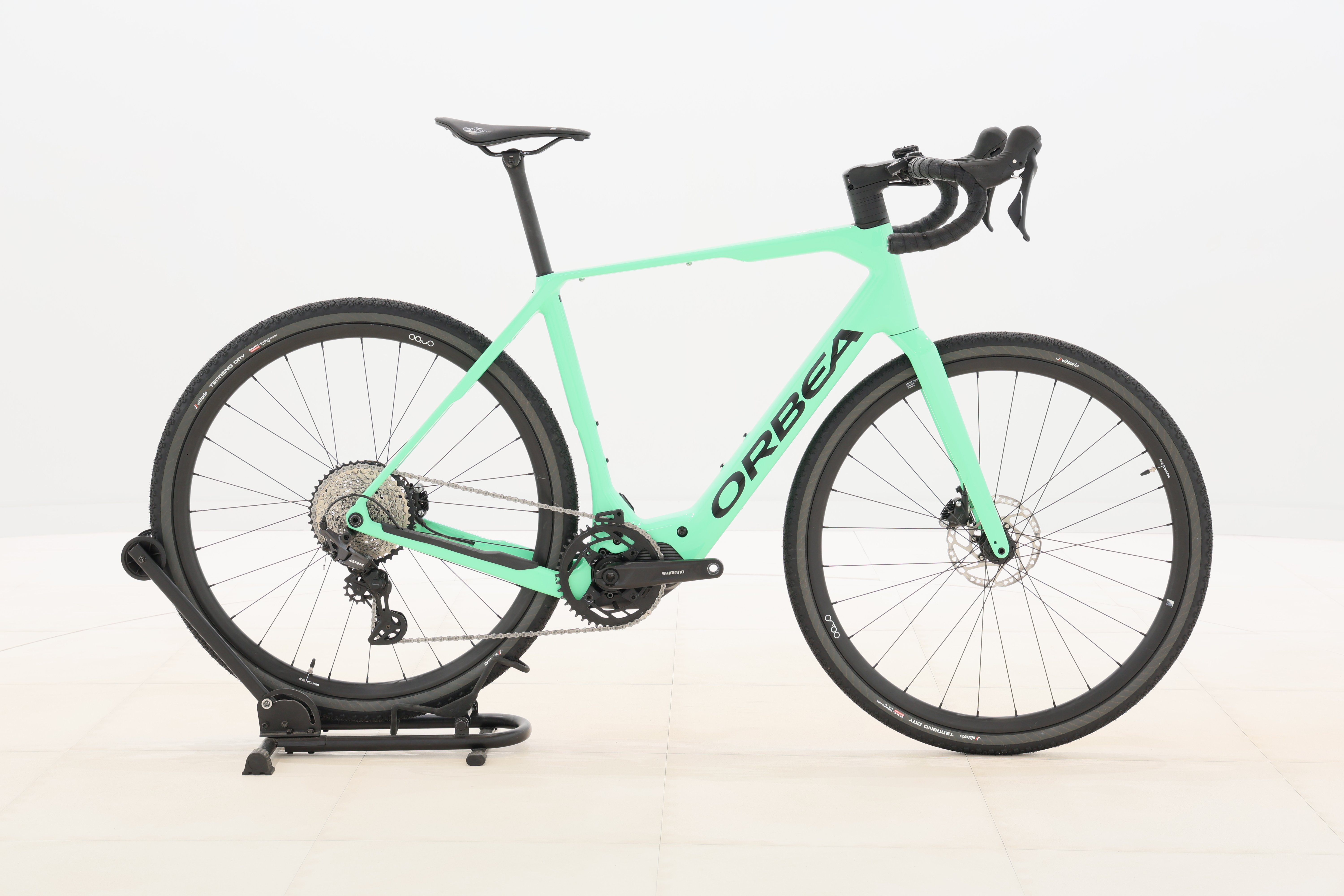 a6814cf5-6ba4-48b4-b582-4c304c3f7646