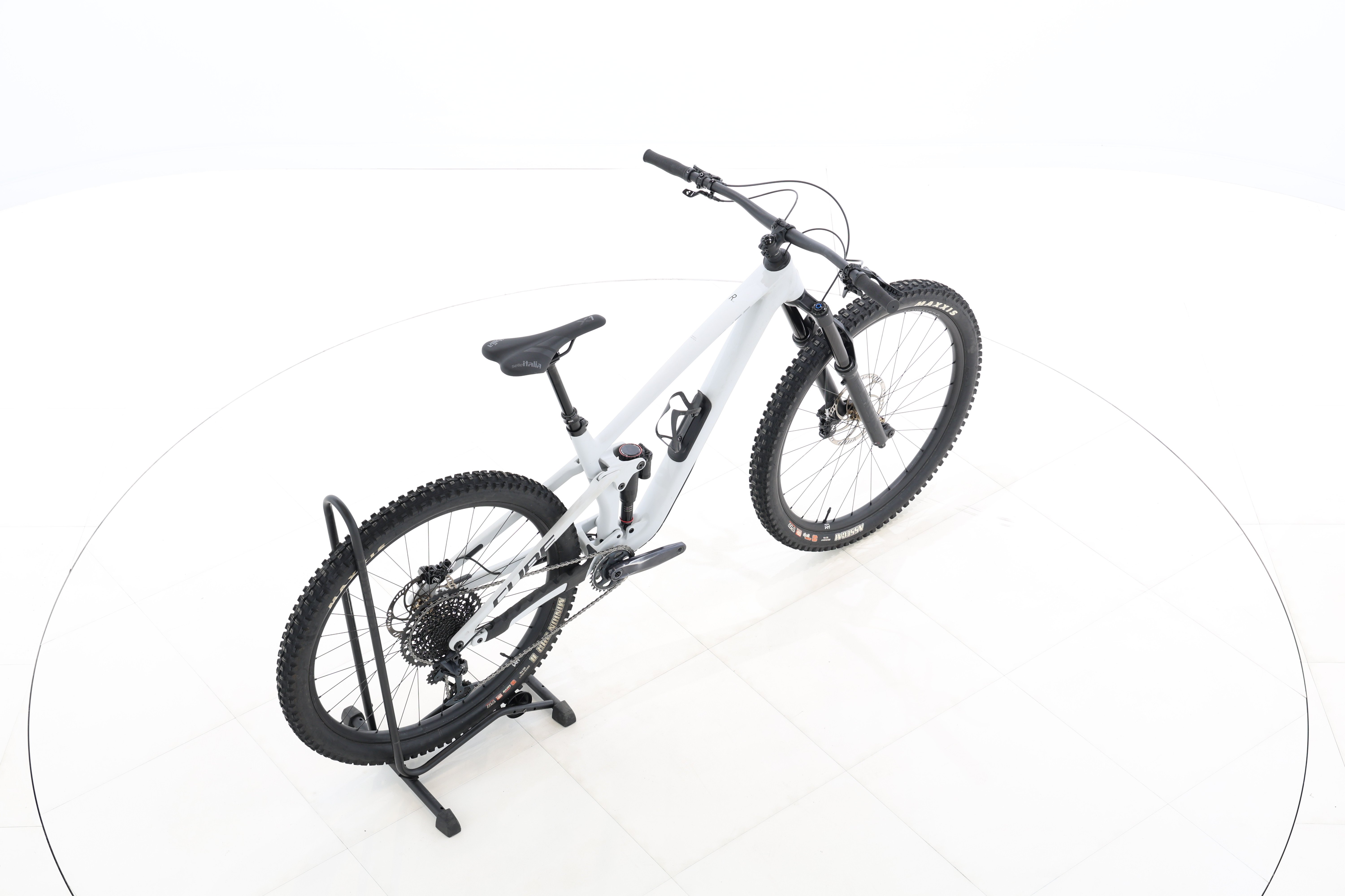 b0a7b68e-e889-4abb-a4ee-2432067b8e89