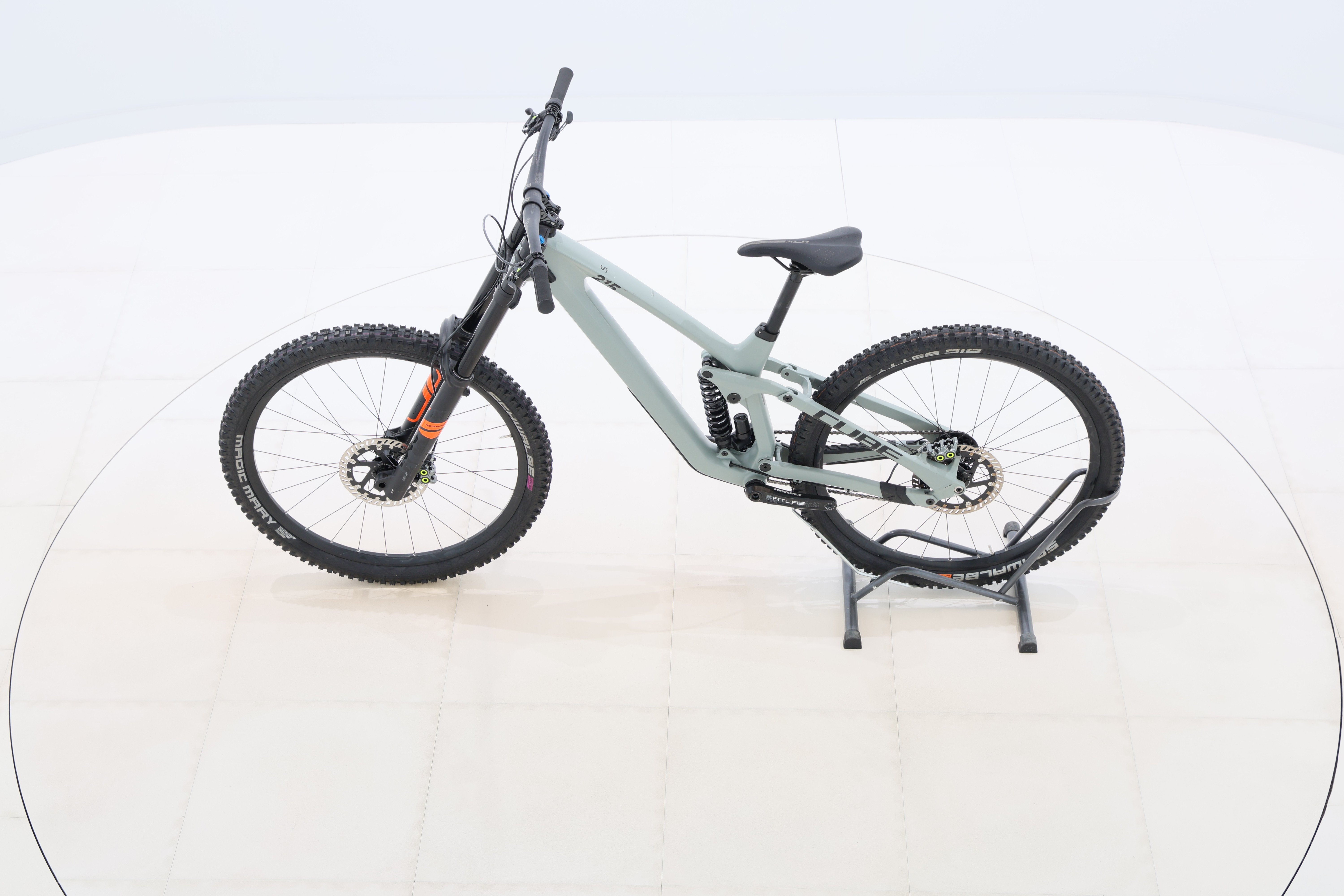 3b1374b0-2bf0-4e0c-aefd-25ee813e596f