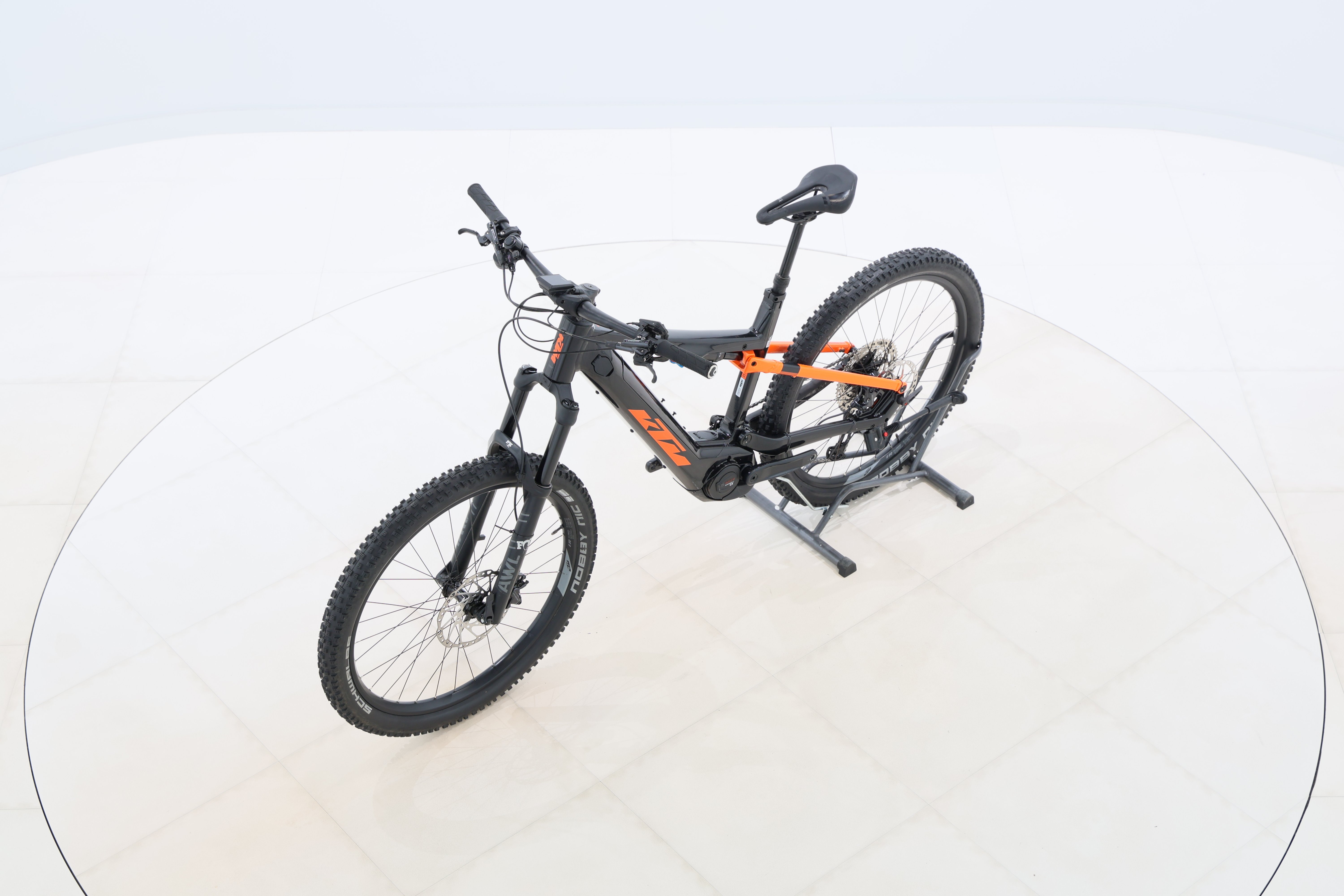 2f92ed03-628b-413f-a7bc-4745237ff1d6