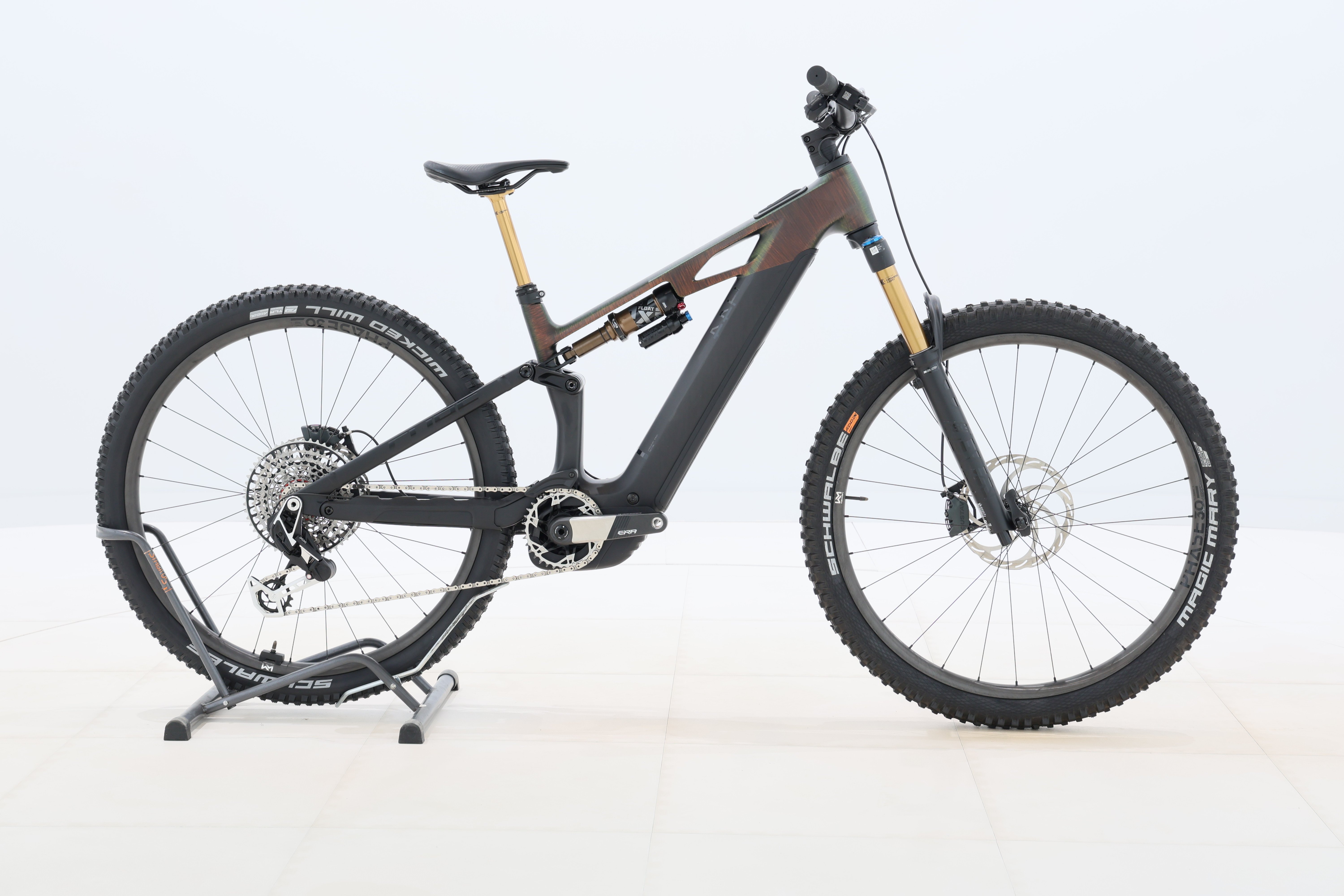 ec72d95b-8940-454a-bfaa-2e934e580505