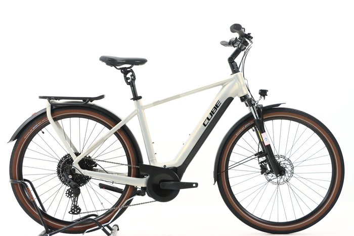 Cube Touring Hybrid Pro 625 2023