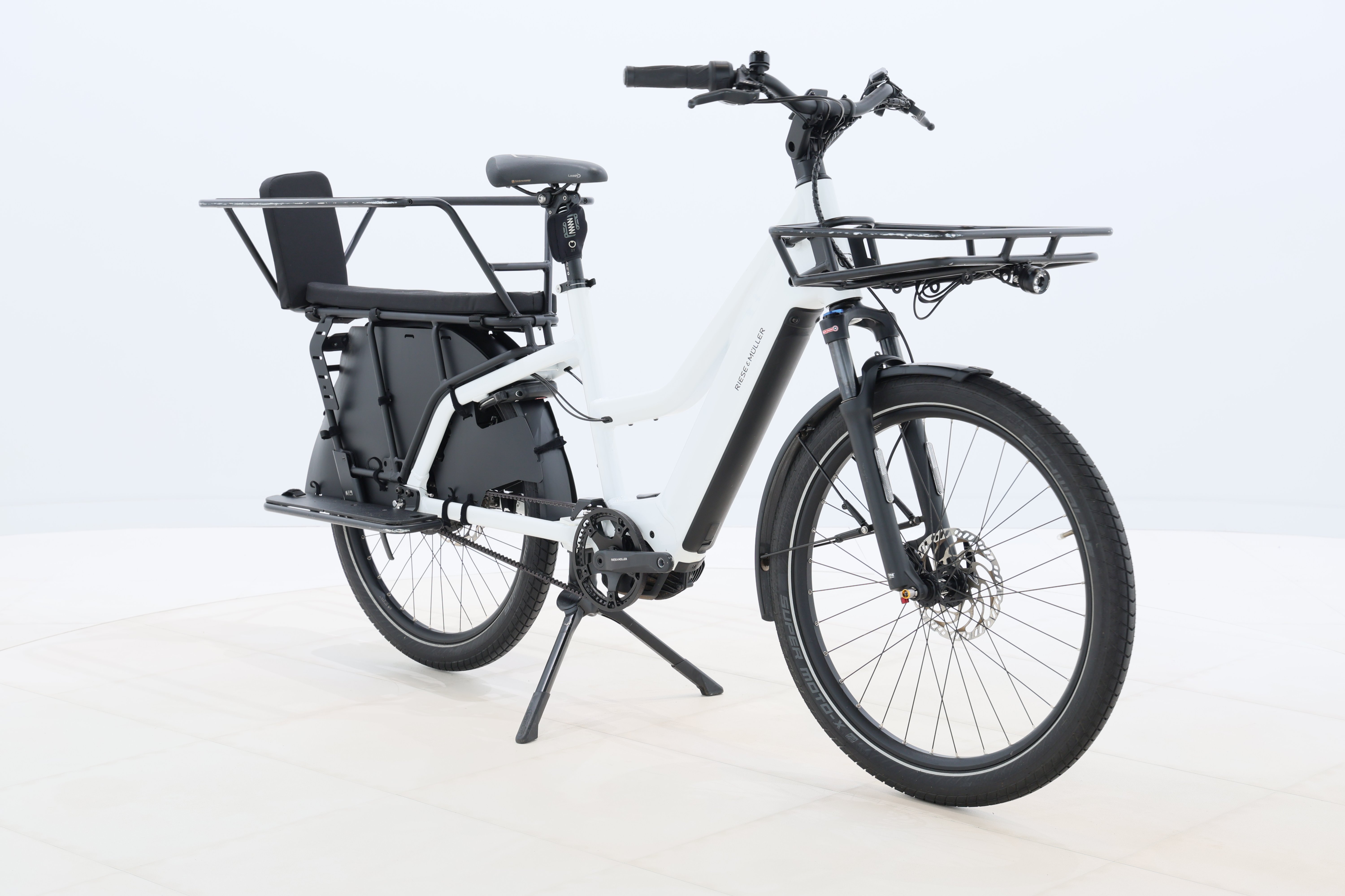 e9331897-88d3-4f3e-b67a-029e6acc38d3