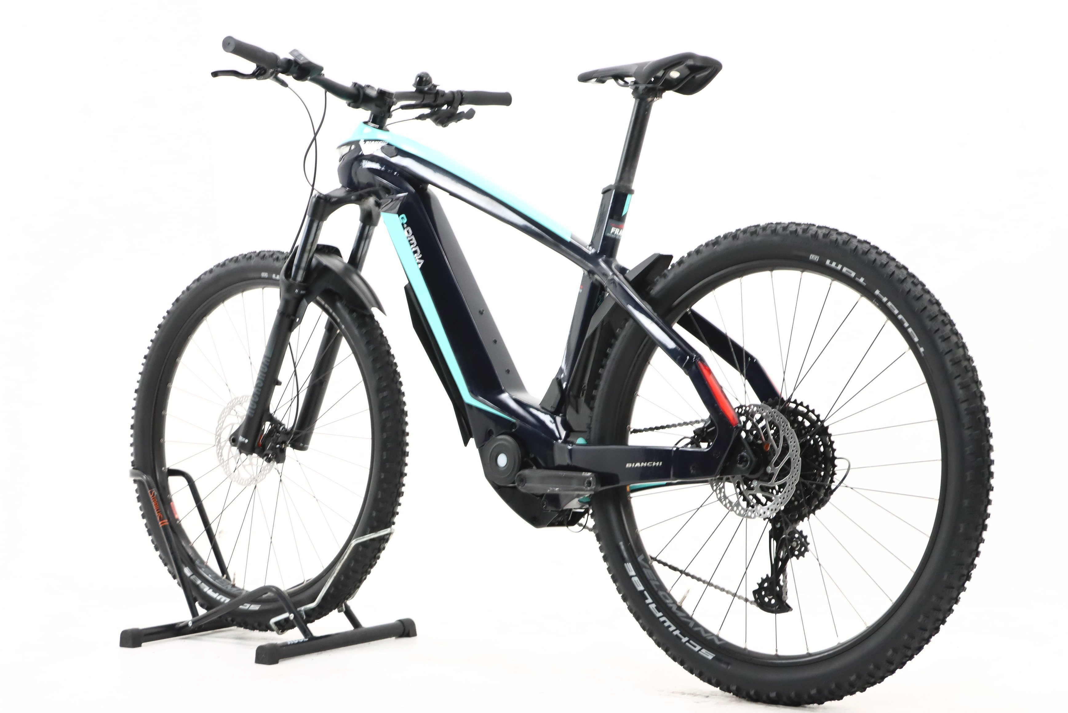 c6a8d1e3-46df-462e-a585-a935aed6328b