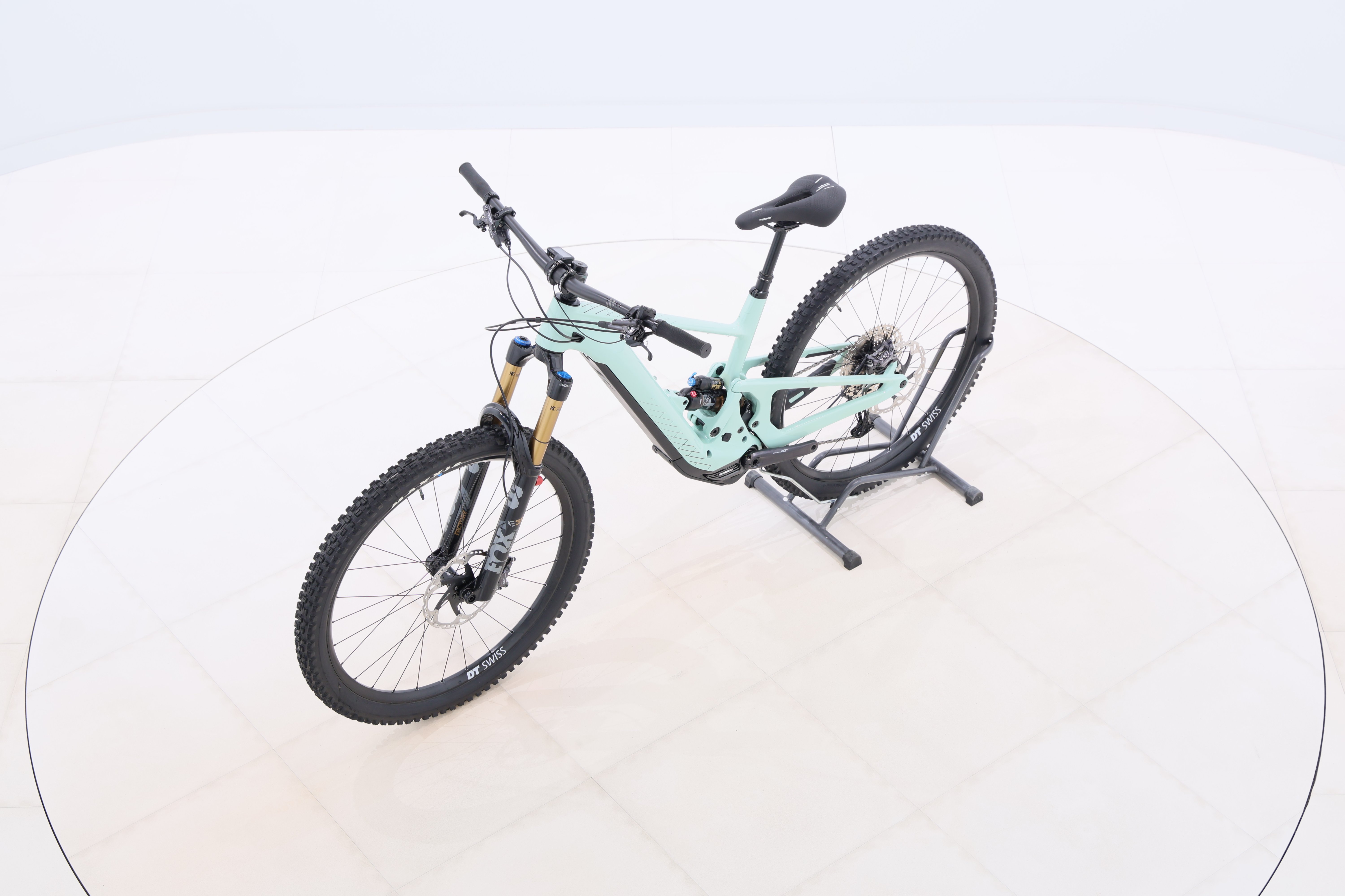 f0c726fe-b897-4fb2-8033-63041e97ce83