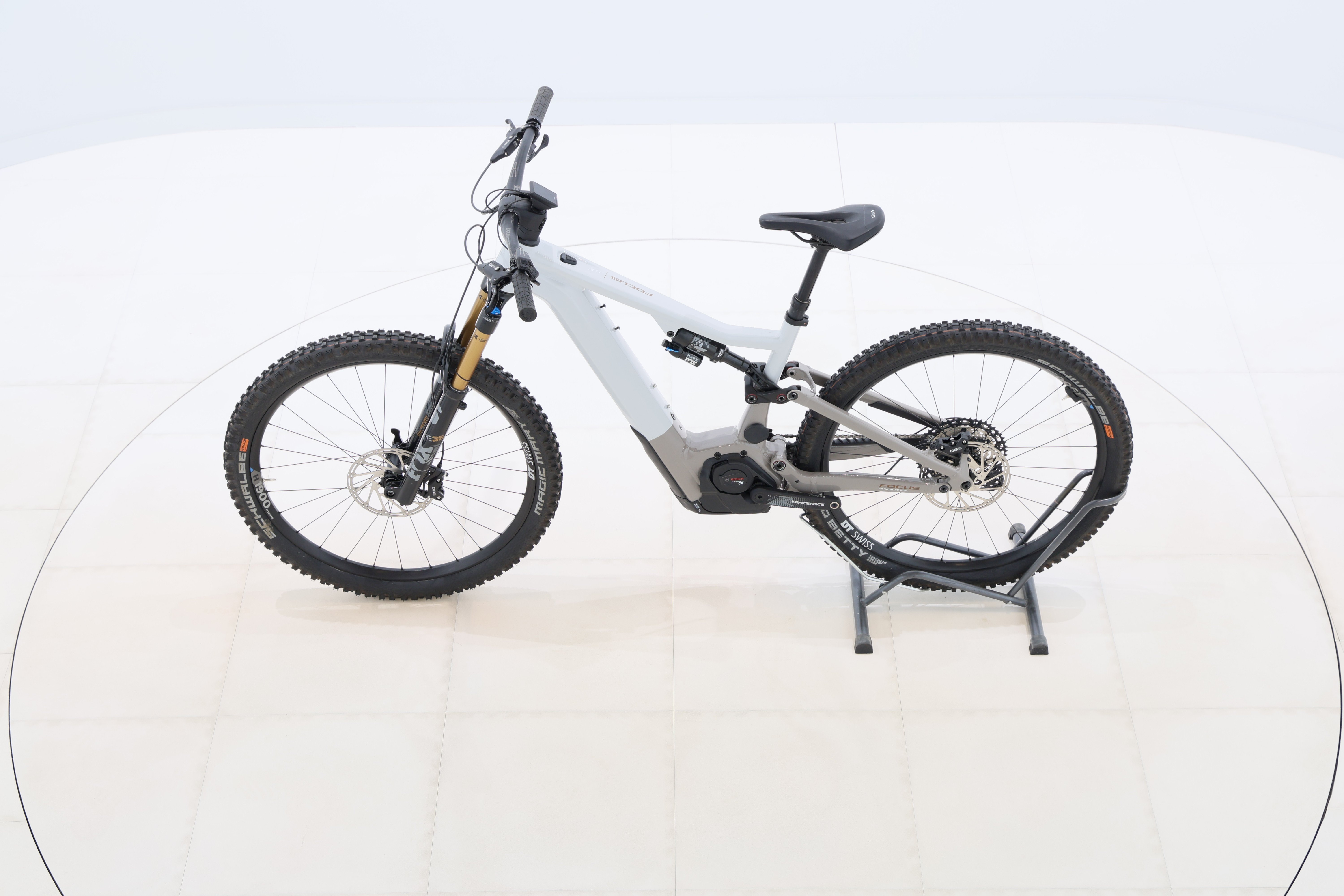 1e4a7676-1446-4c5e-9515-3c89a1aa434a