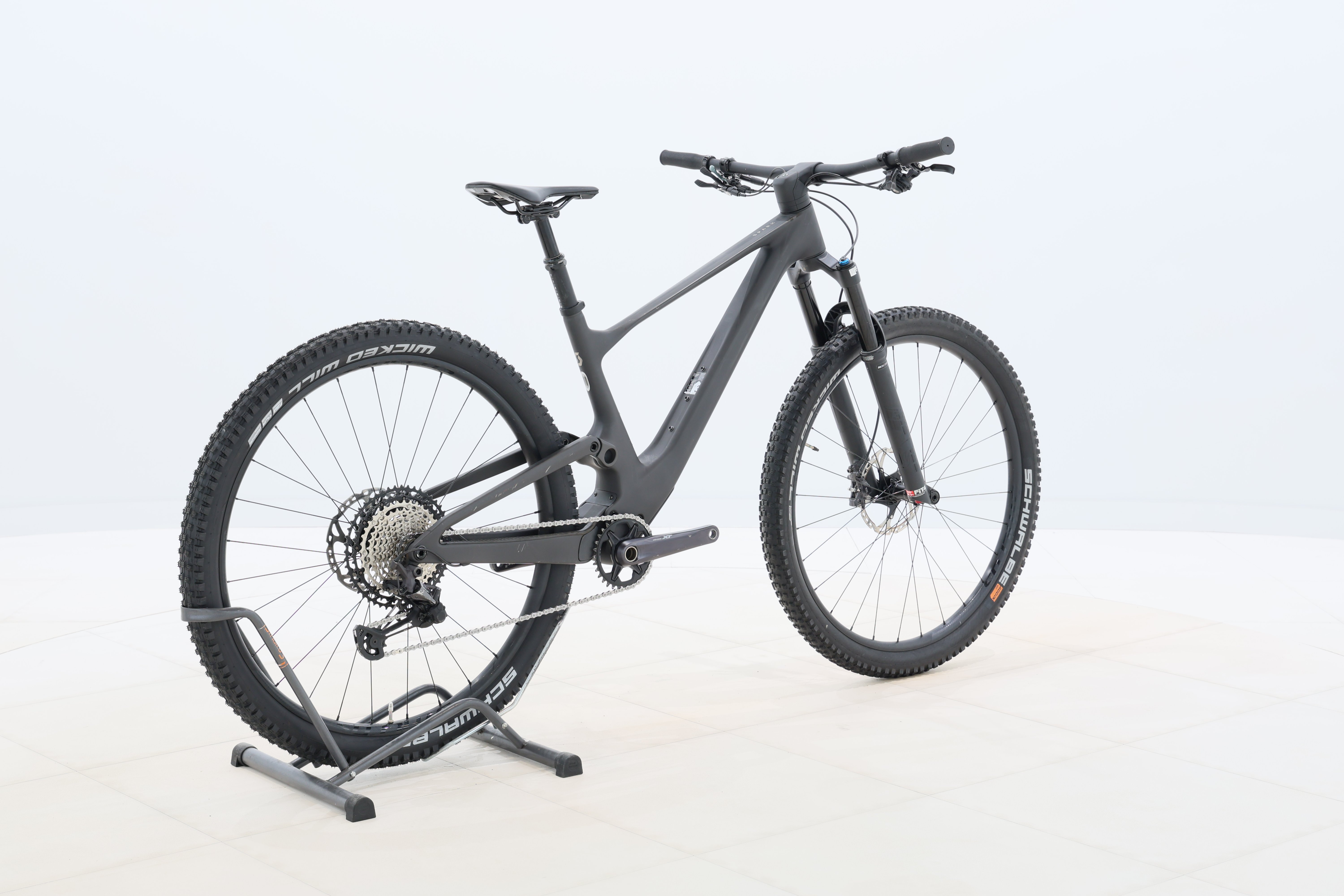 c035e1c7-5a40-4f8b-ac5f-83f23eaef570