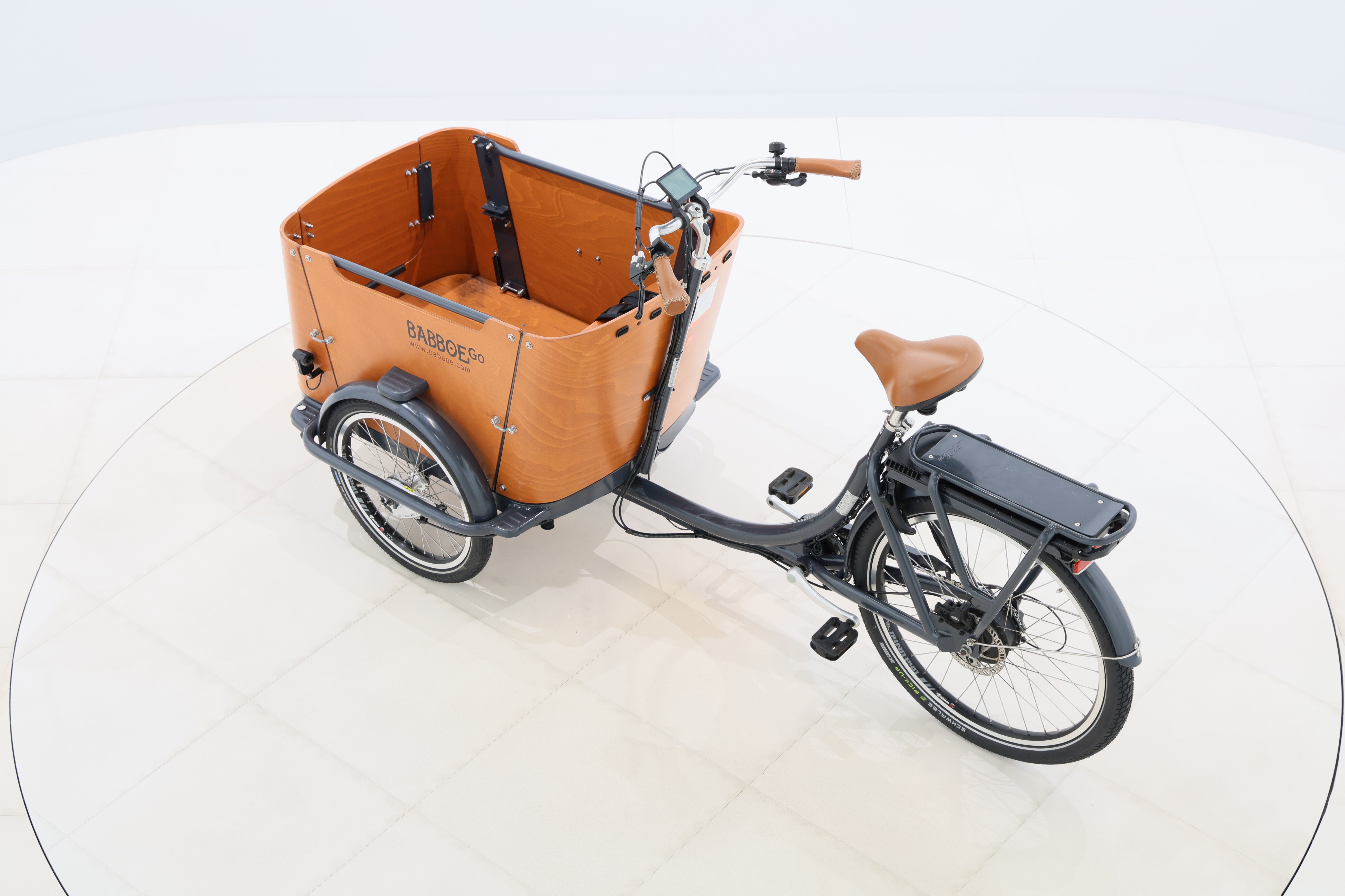 1e8a9b3d-8808-4263-afdd-02dcec937c3a