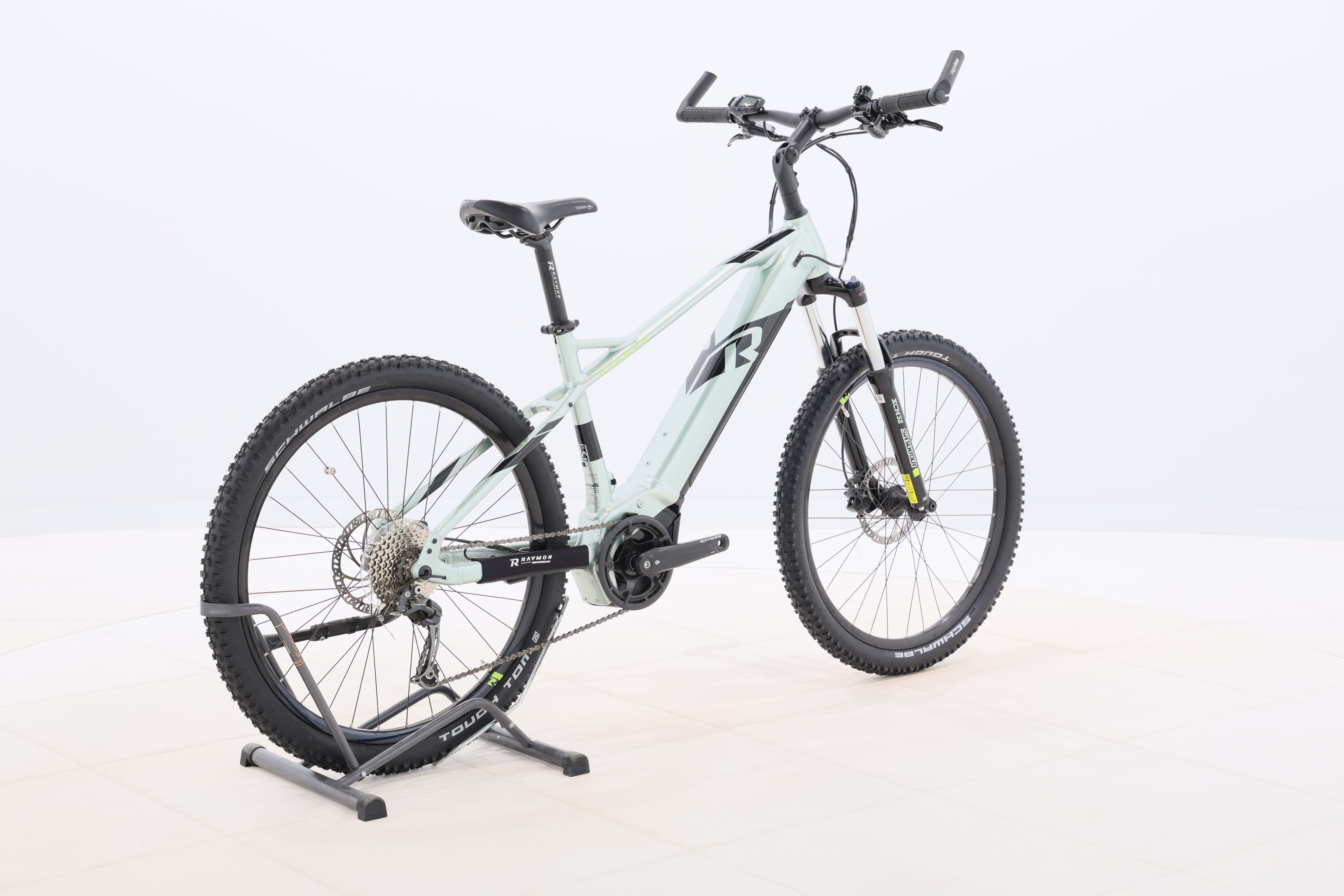 540b7724-e95c-43d3-bfbd-da4b6a1d5f81