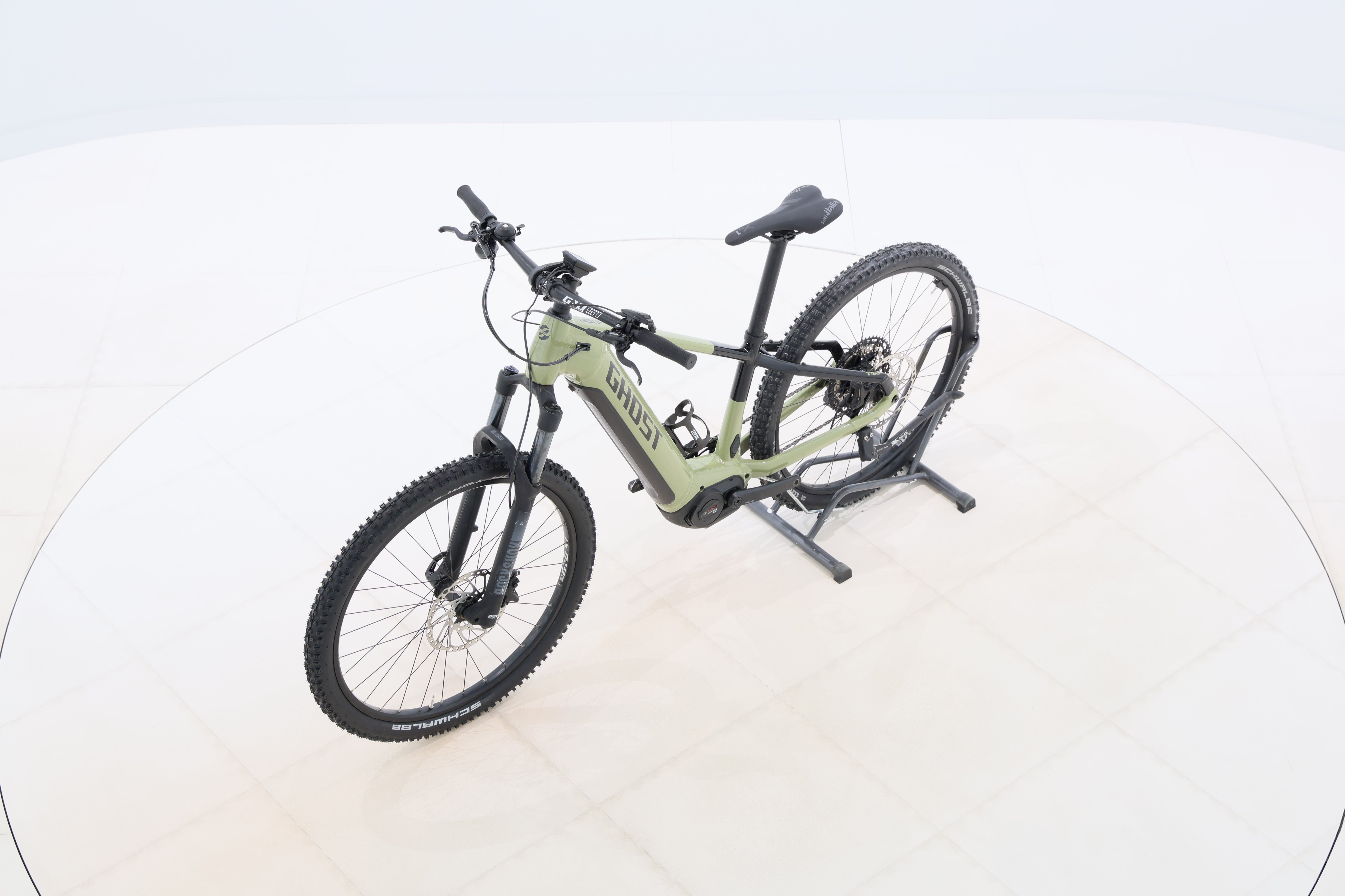 b4952933-31c4-42d2-84f6-530cc37c4403