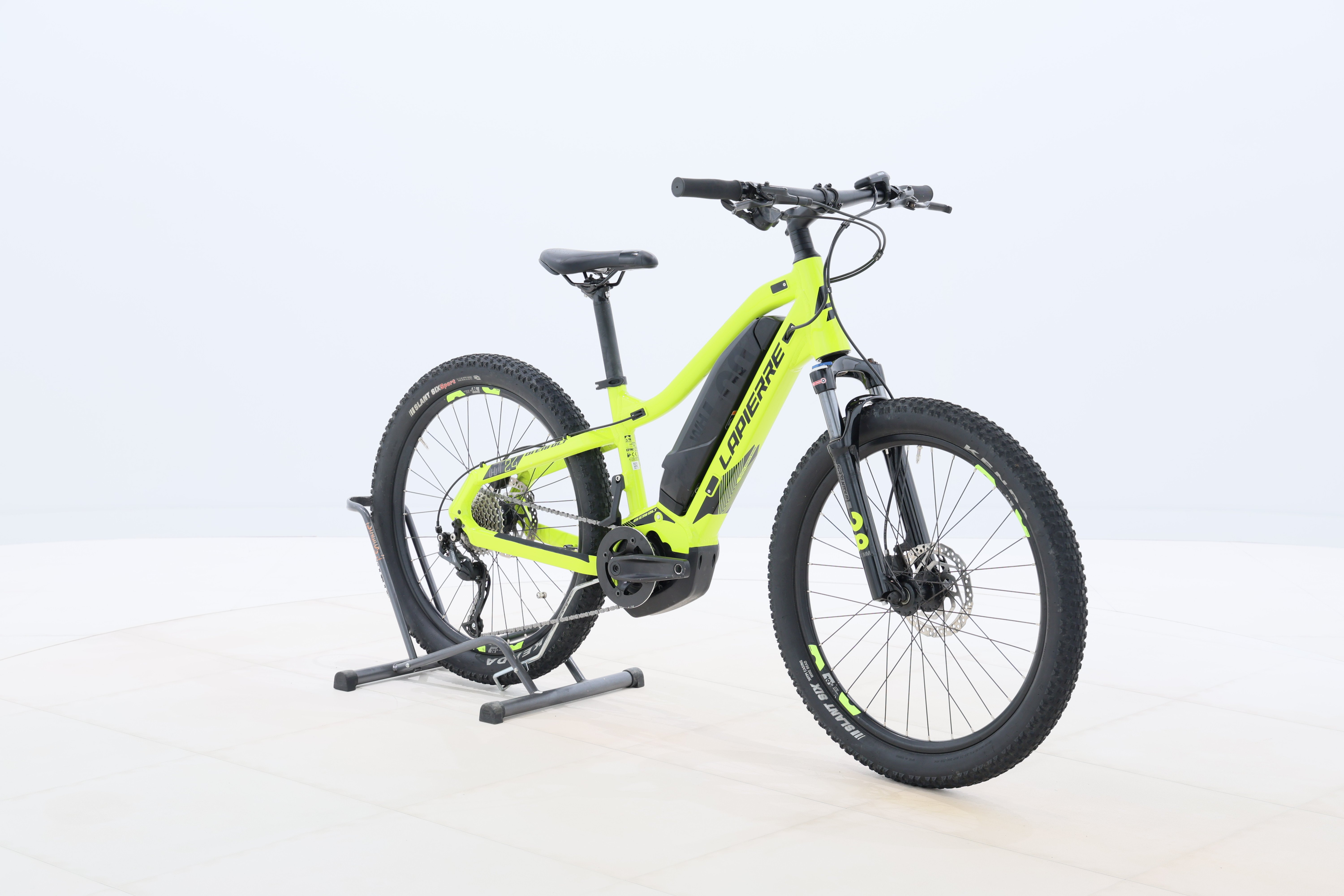 f550f6fc-6d0d-418d-bddf-8c7150c7f27c