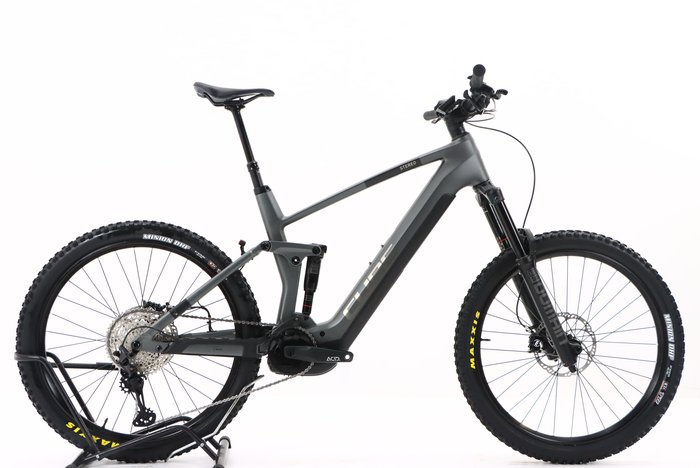Cube STEREO HYBRID 160 HPC RACE 750 27.5 2023