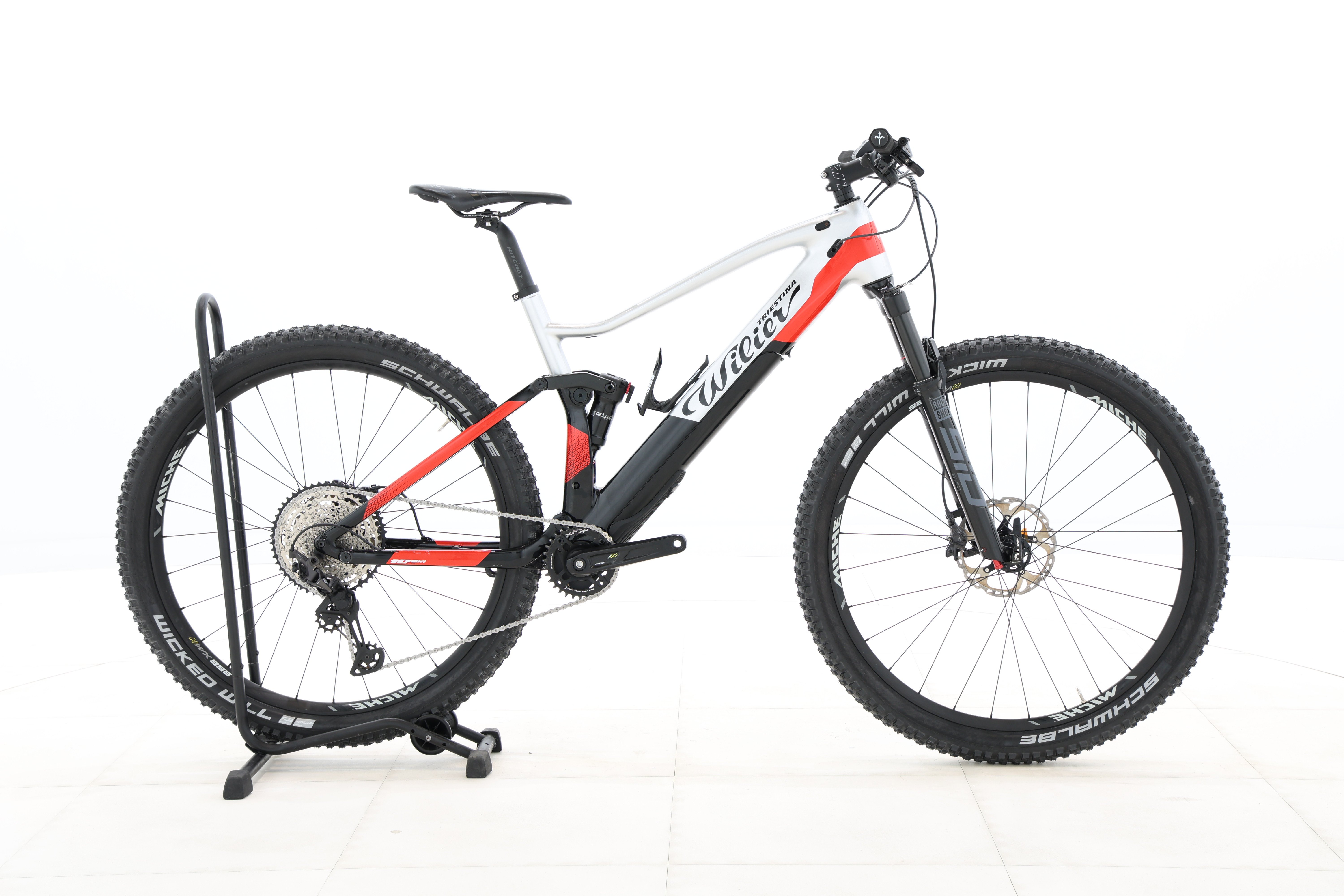 c633de94-dced-4211-b838-17a04facd128