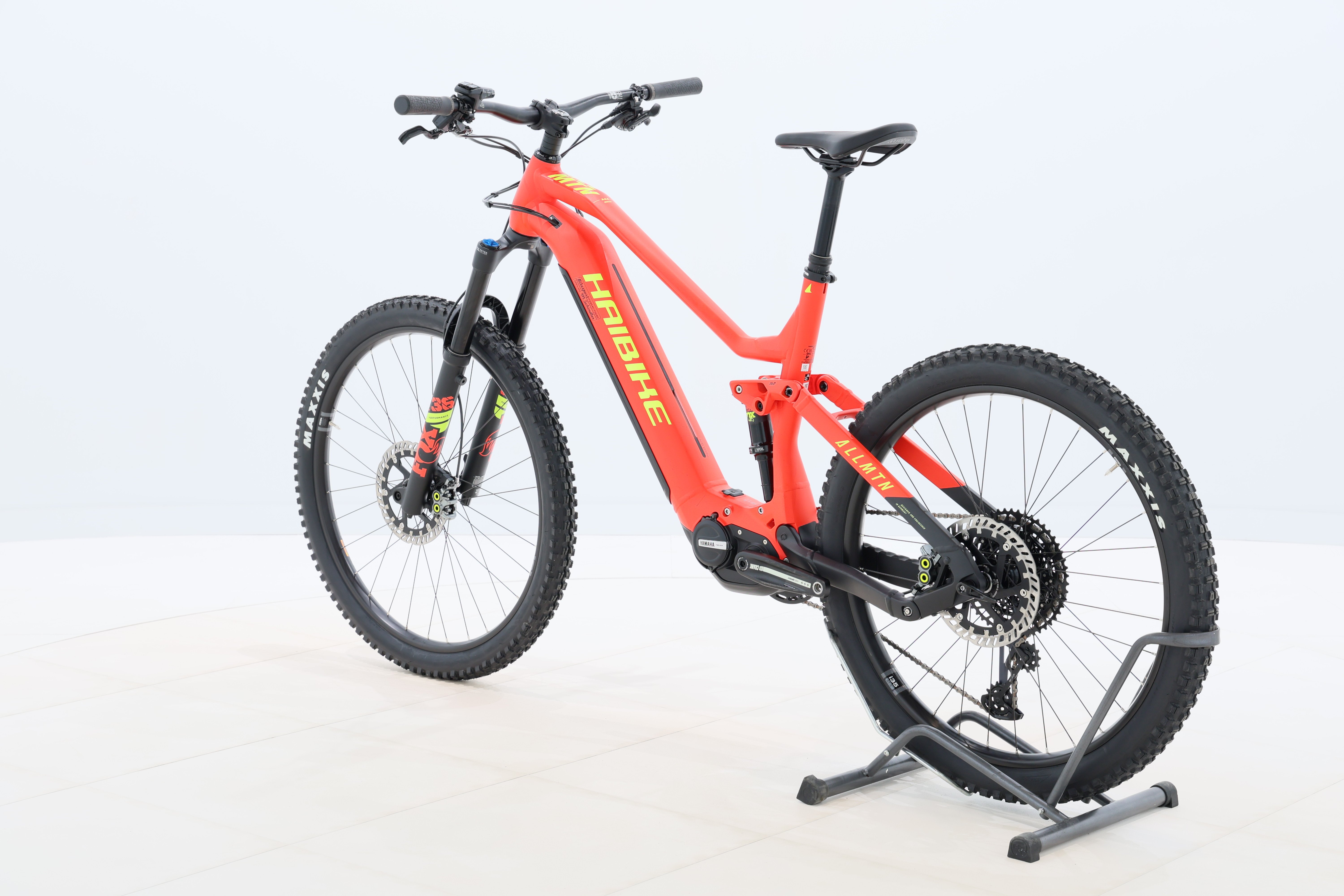 8fbf89b4-62a2-4fd6-b73e-22b03d46e086