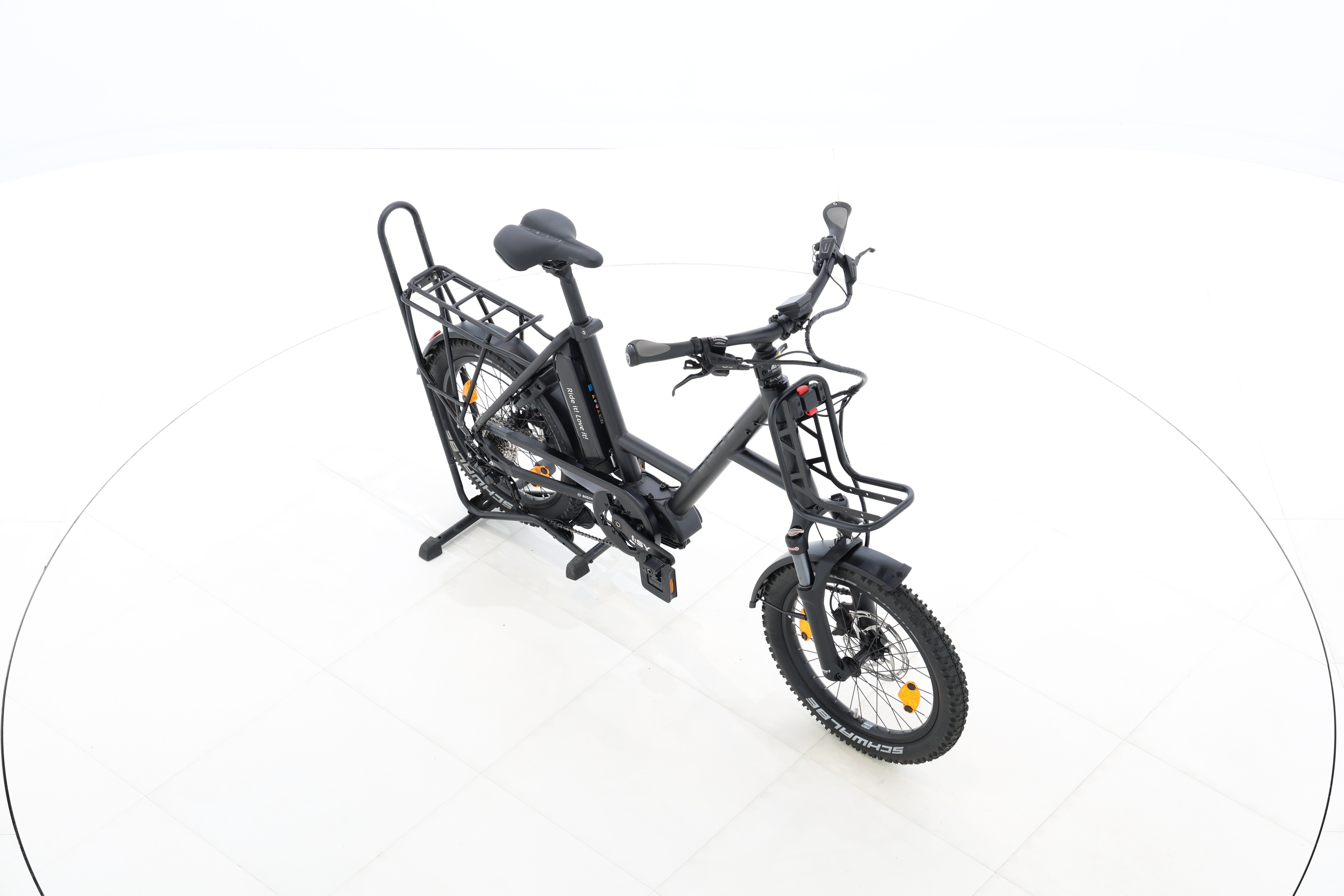 b6fd6133-ec35-4a52-927b-17ee40340d4c