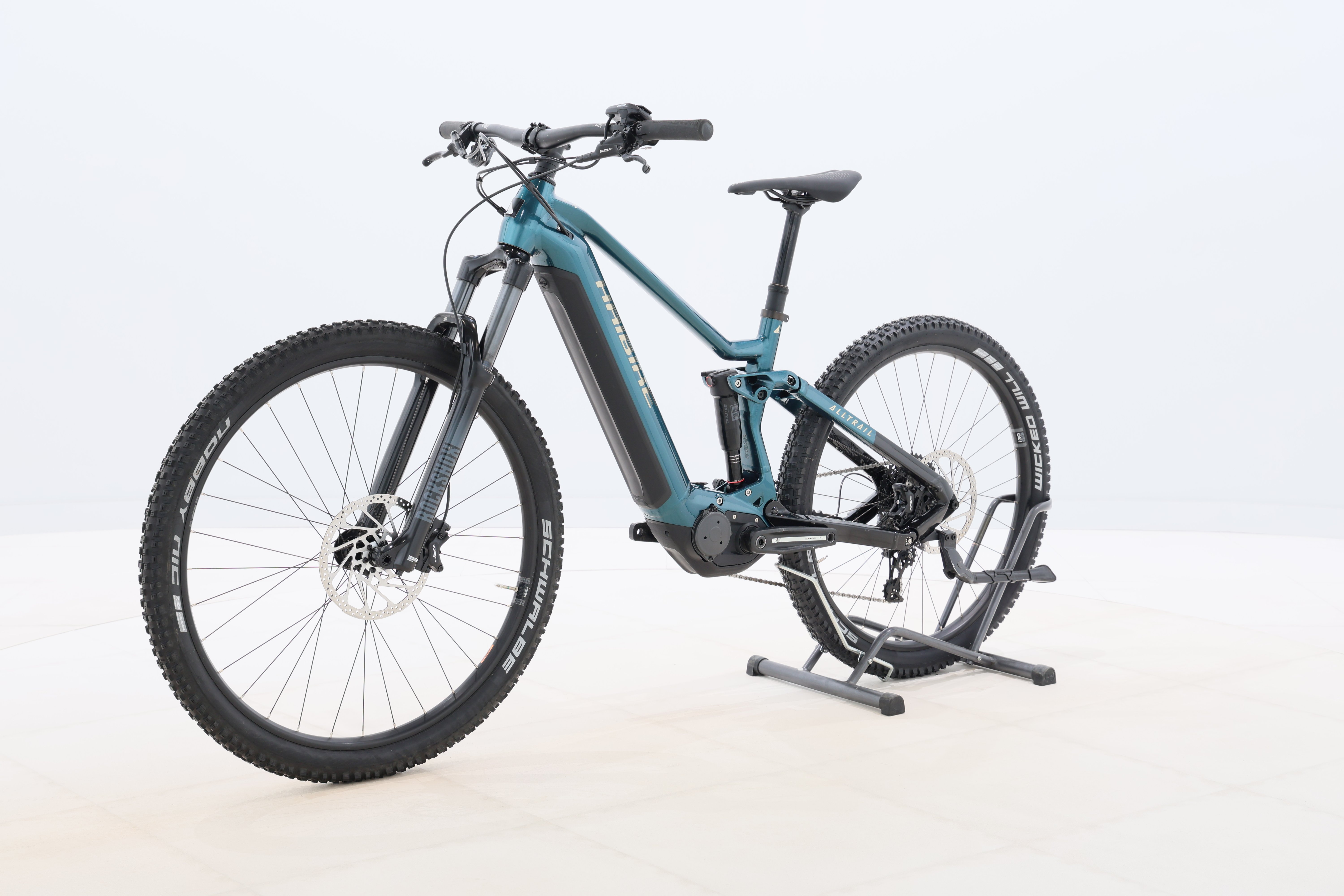 ce7abdf5-b2a6-46e8-94d2-2b7245aa66c1