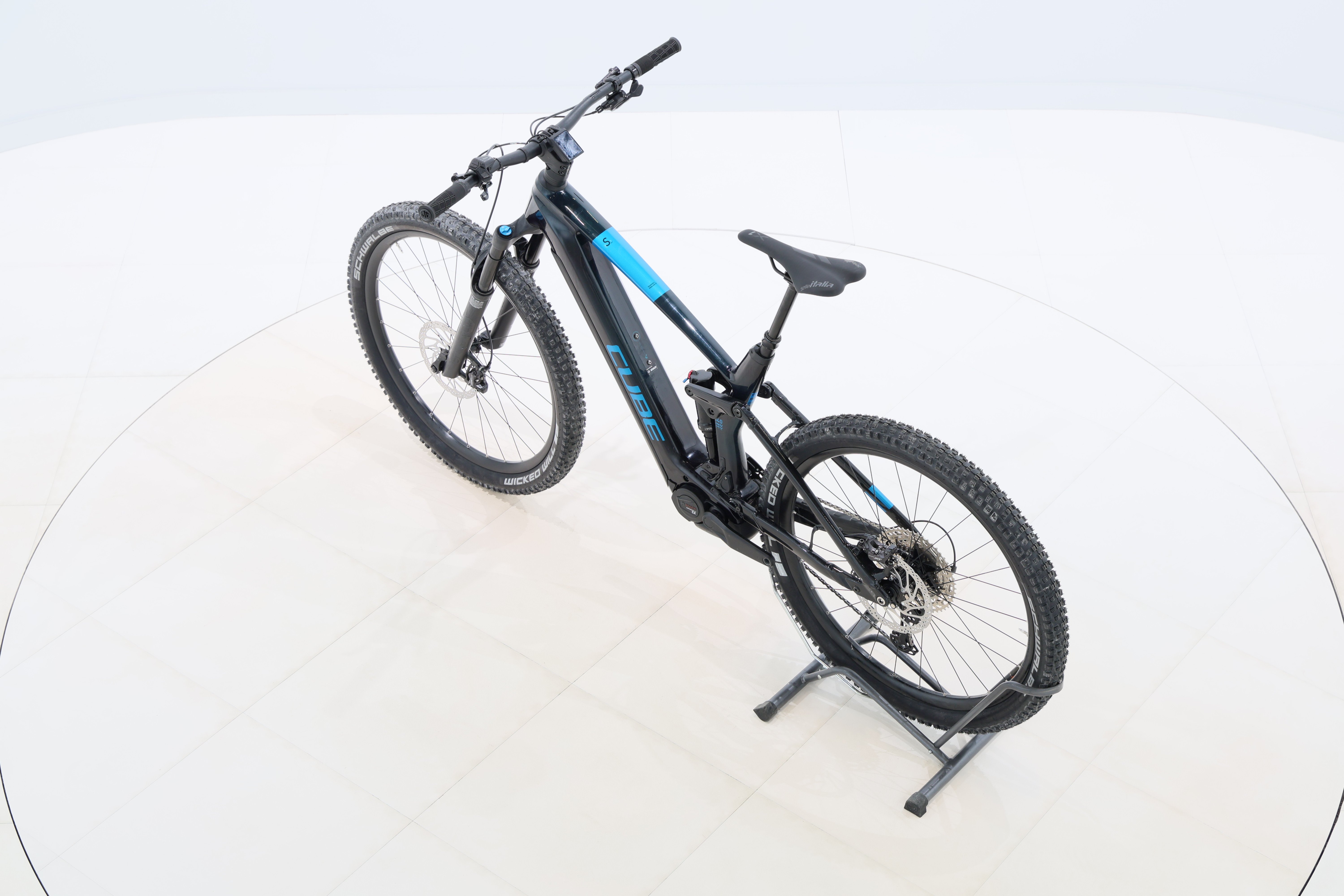 6fe980e2-975e-409b-adc4-69b7e666581f