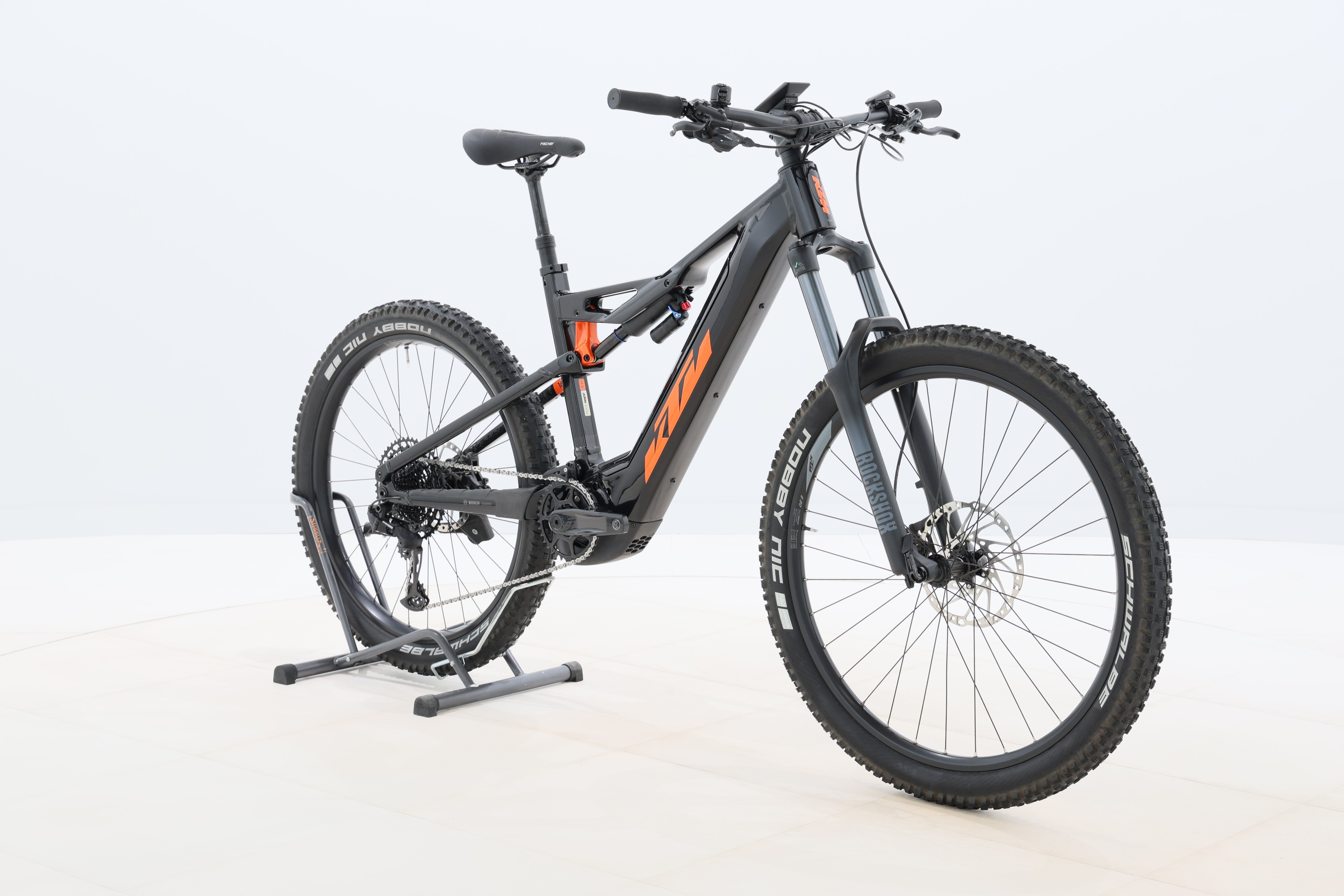 8d9a463c-c2f5-472a-b3fe-d838d13ac331